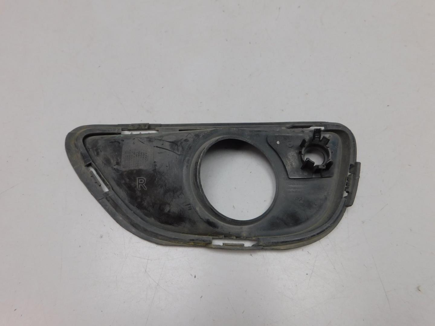 Решетка в бампер правая