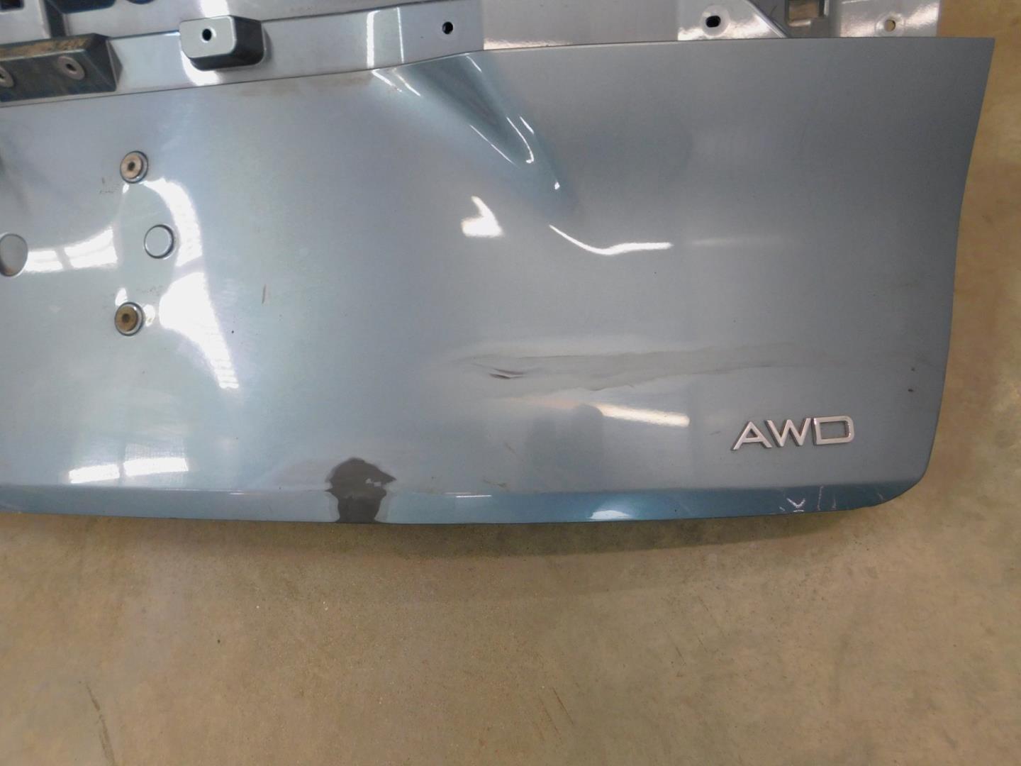 Дверь багажника