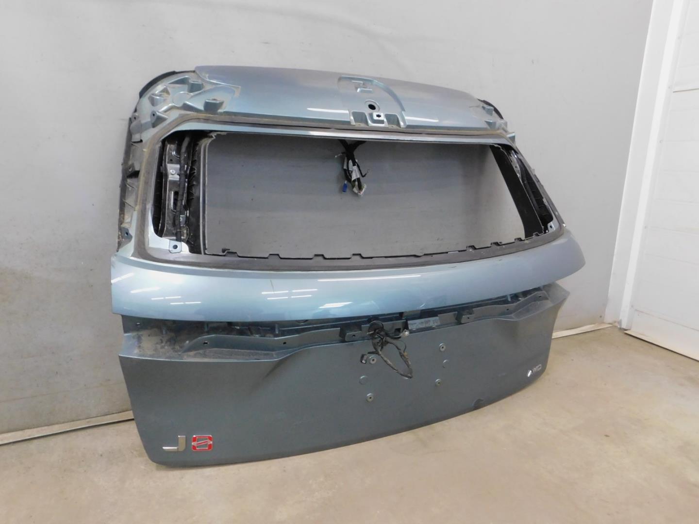 Дверь багажника