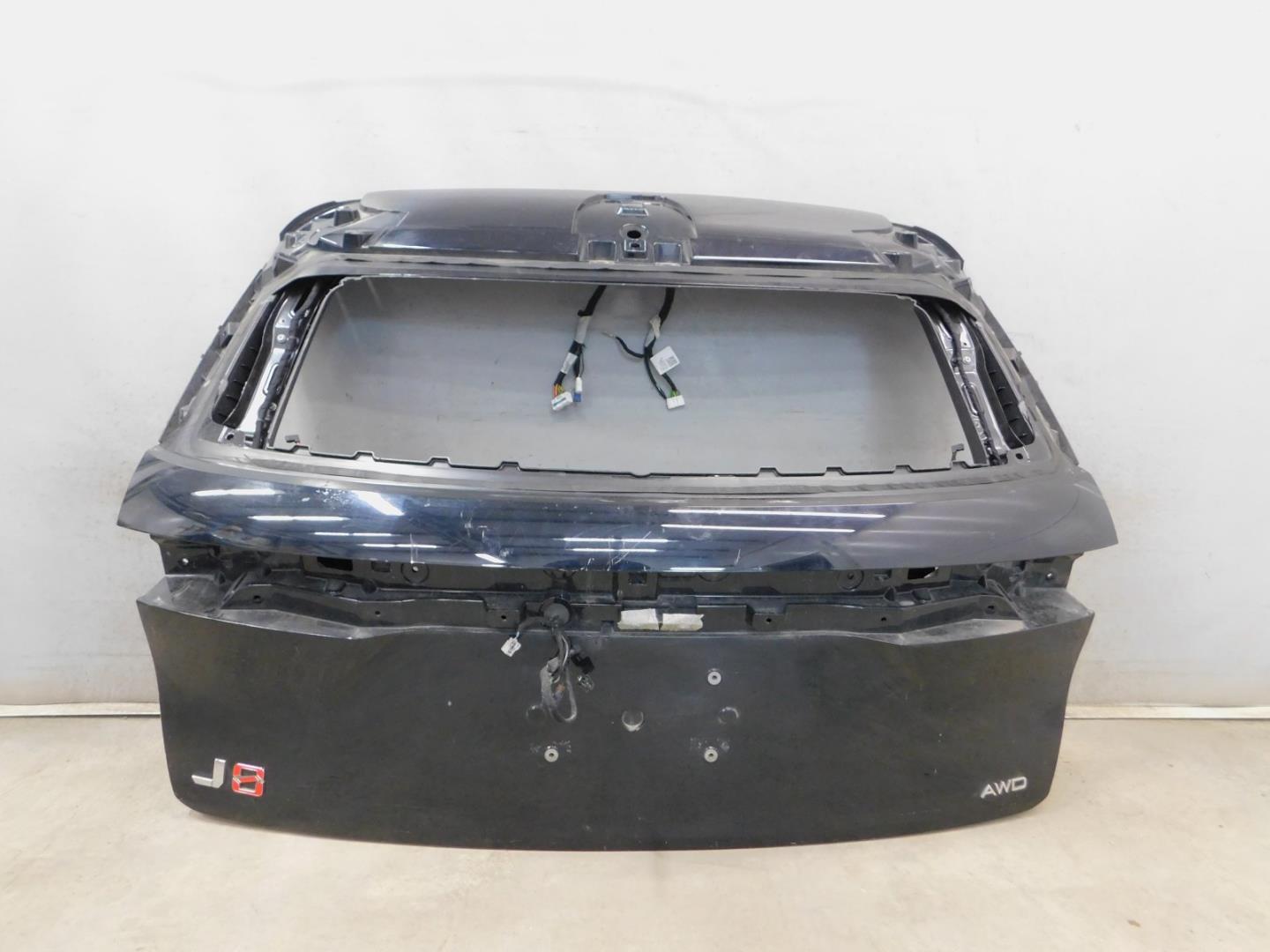 Дверь багажника