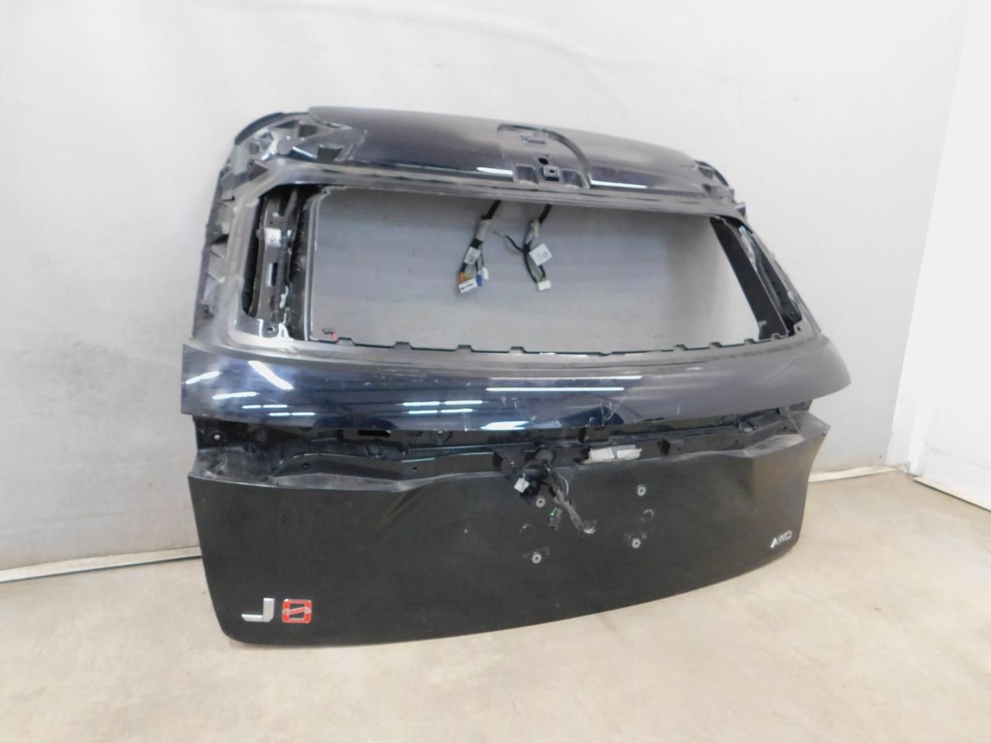 Дверь багажника