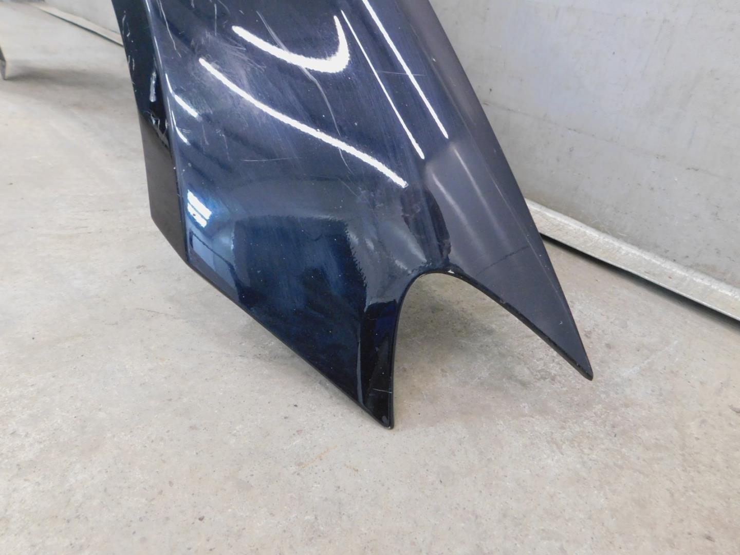 Крыло переднее правое