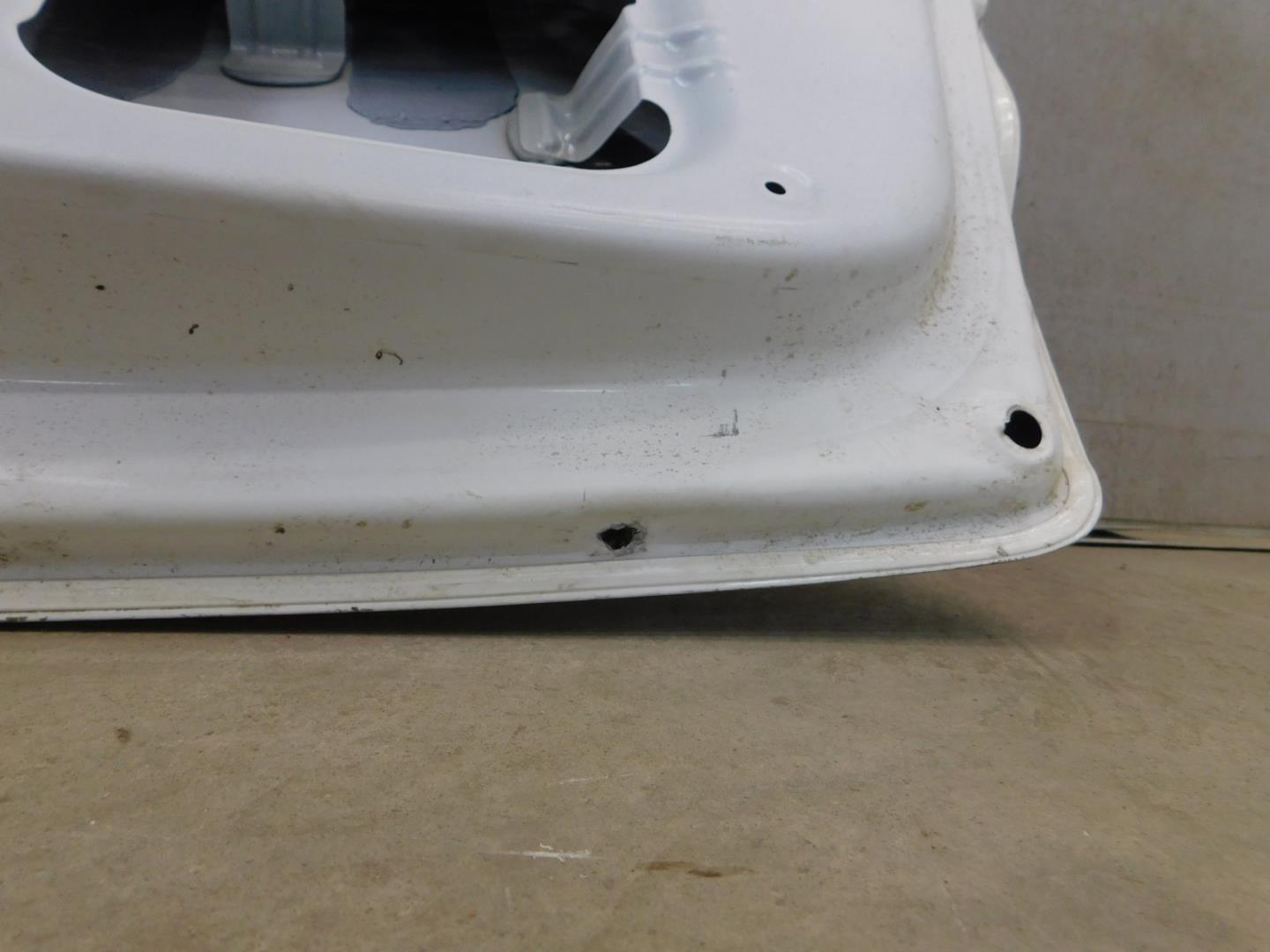 Дверь багажника