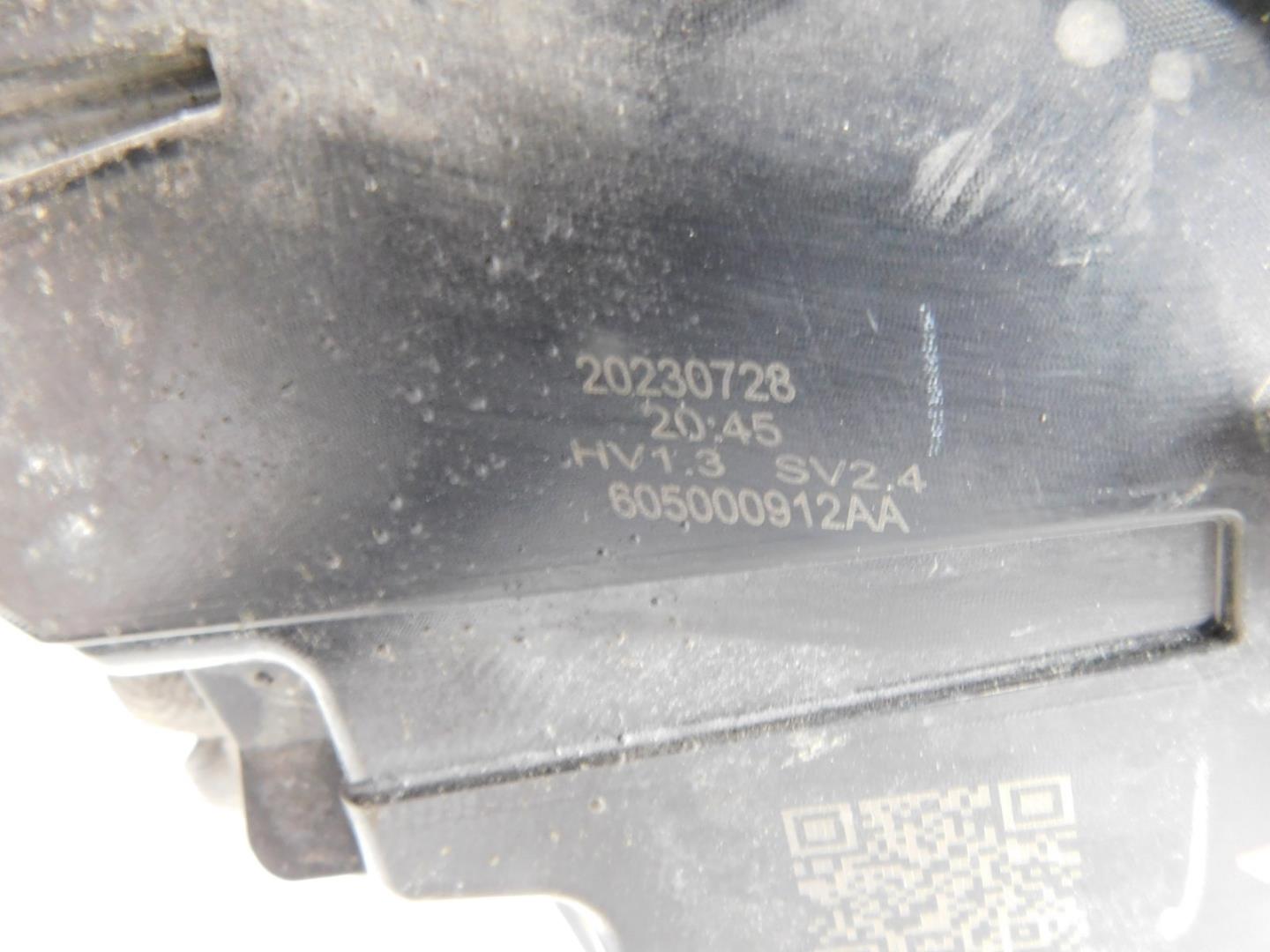 Фонарь задний наружный левый