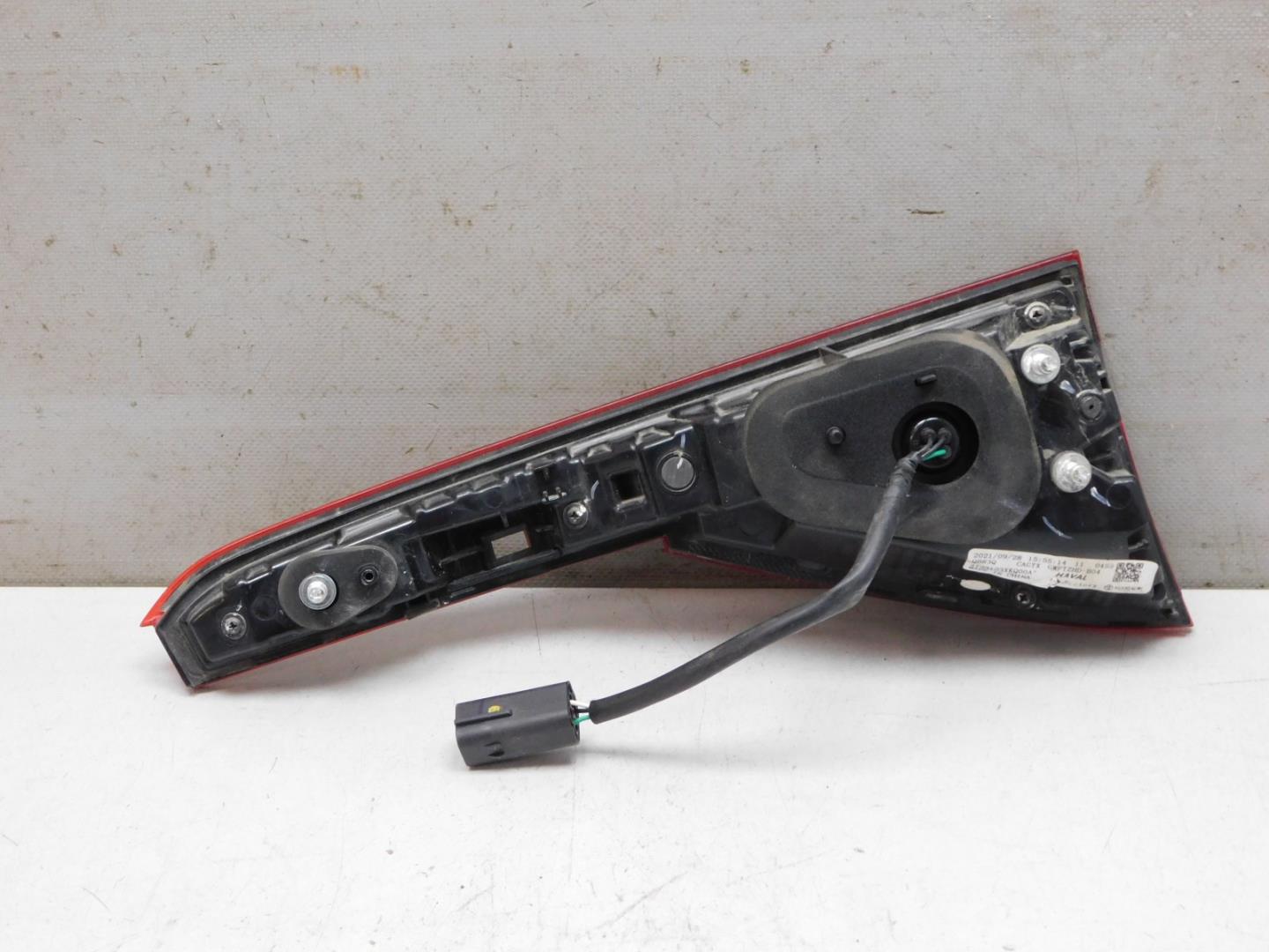 Фонарь задний внутренний левый