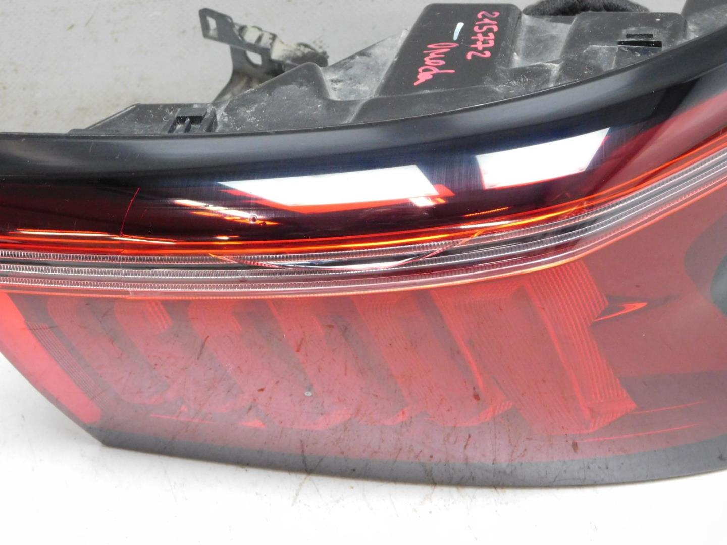 Фонарь задний наружный правый