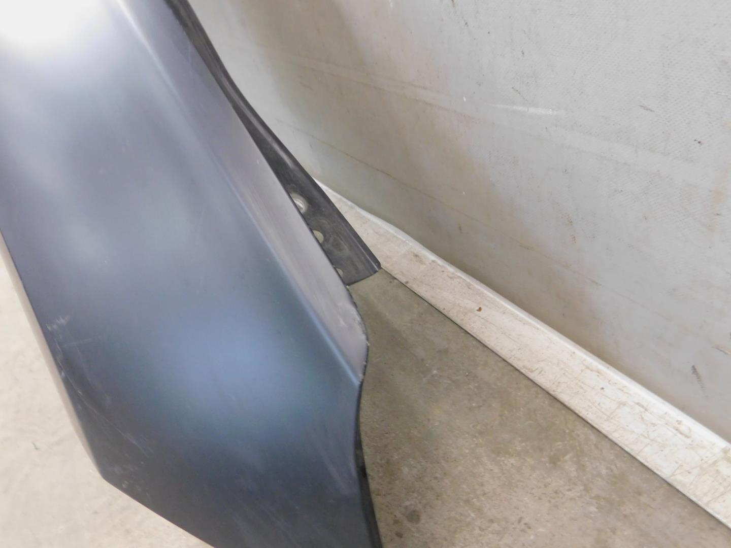 Крыло переднее правое