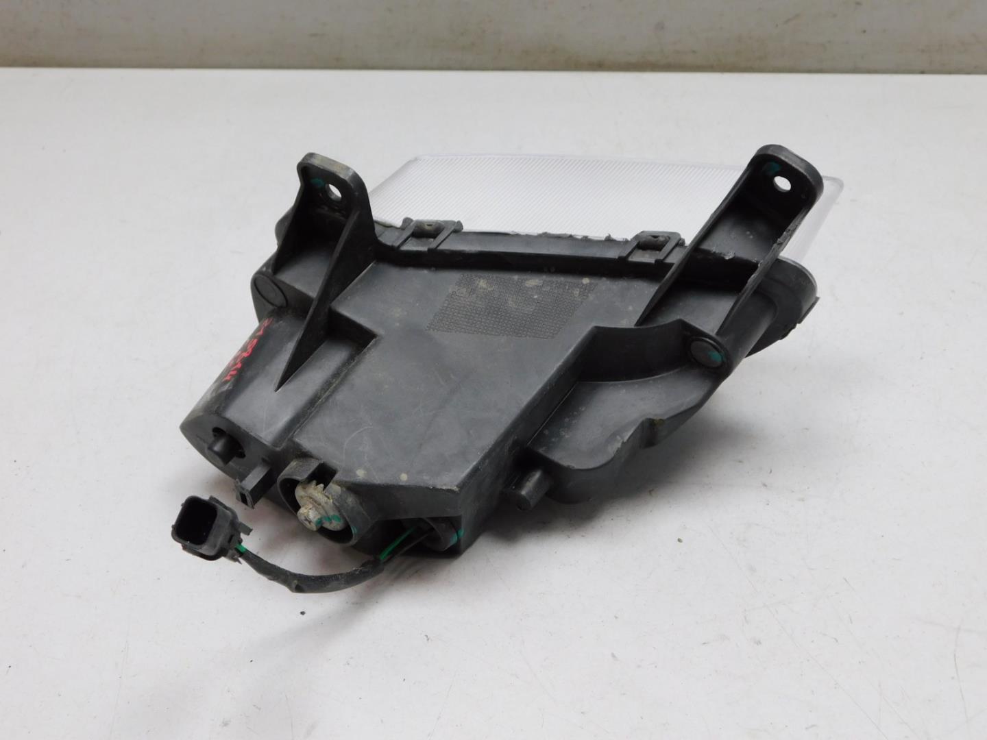 Фара противотуманная правая