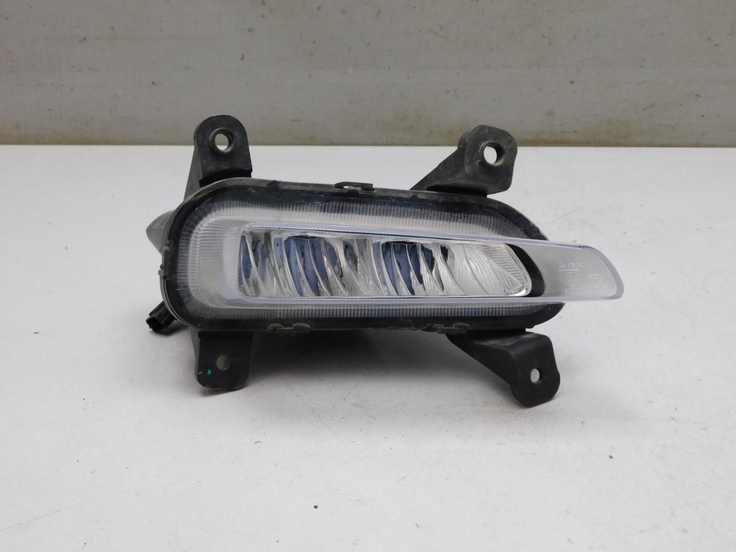 Фара противотуманная правая