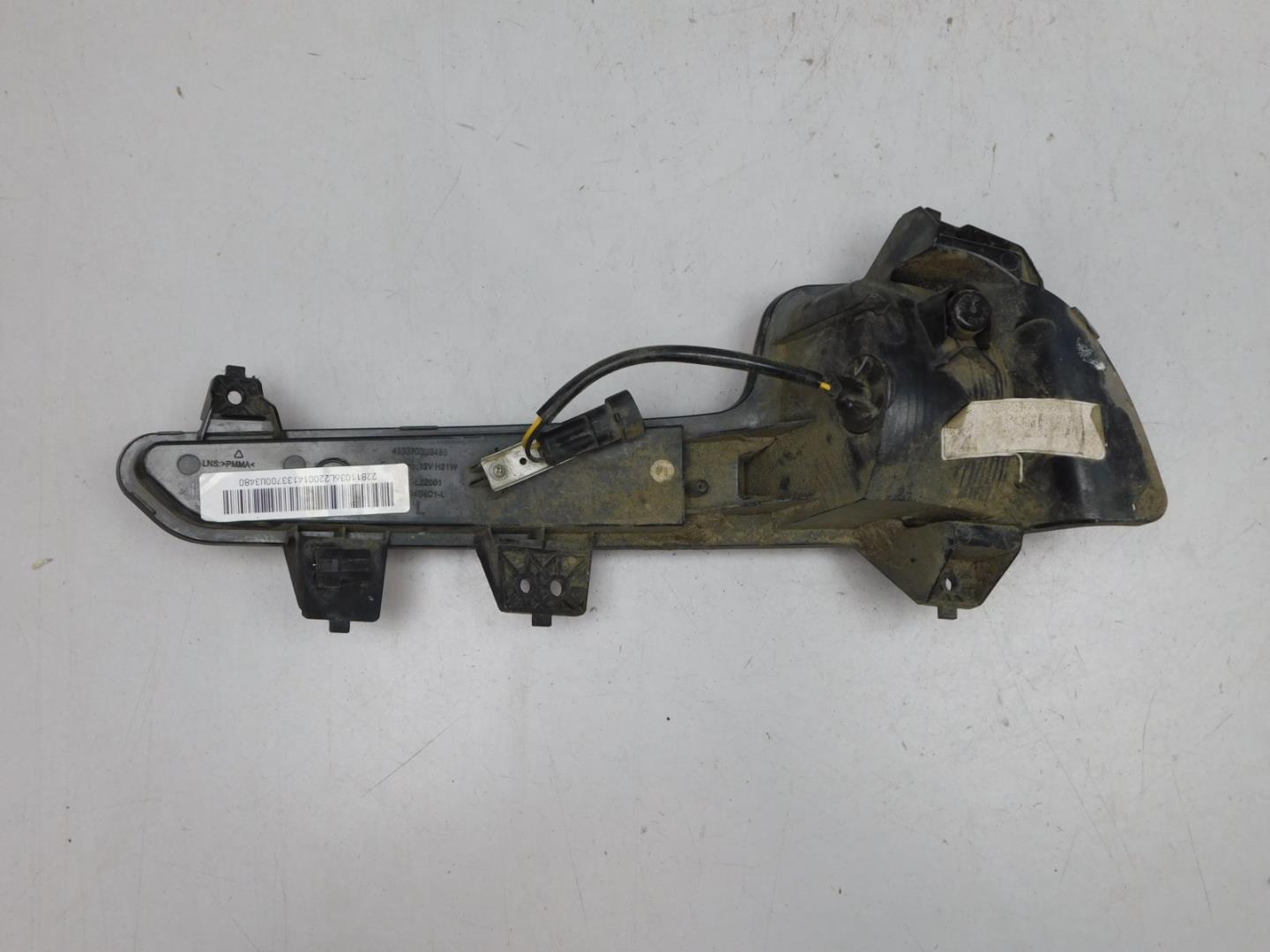 Фонарь задний в бампер левый