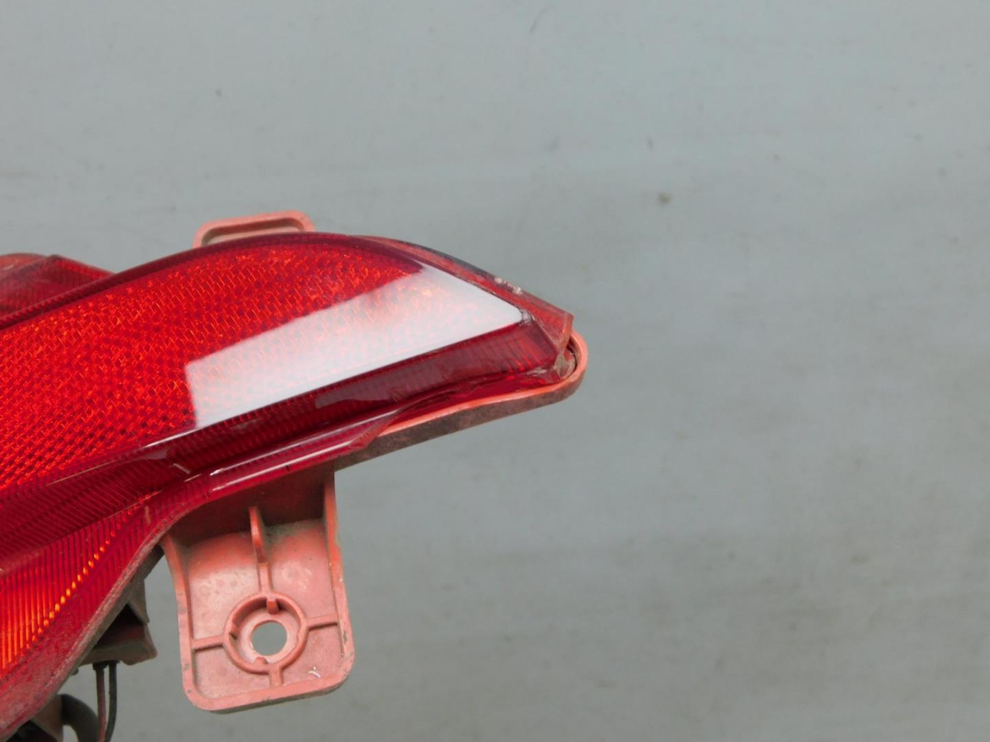 Фонарь задний в бампер левый