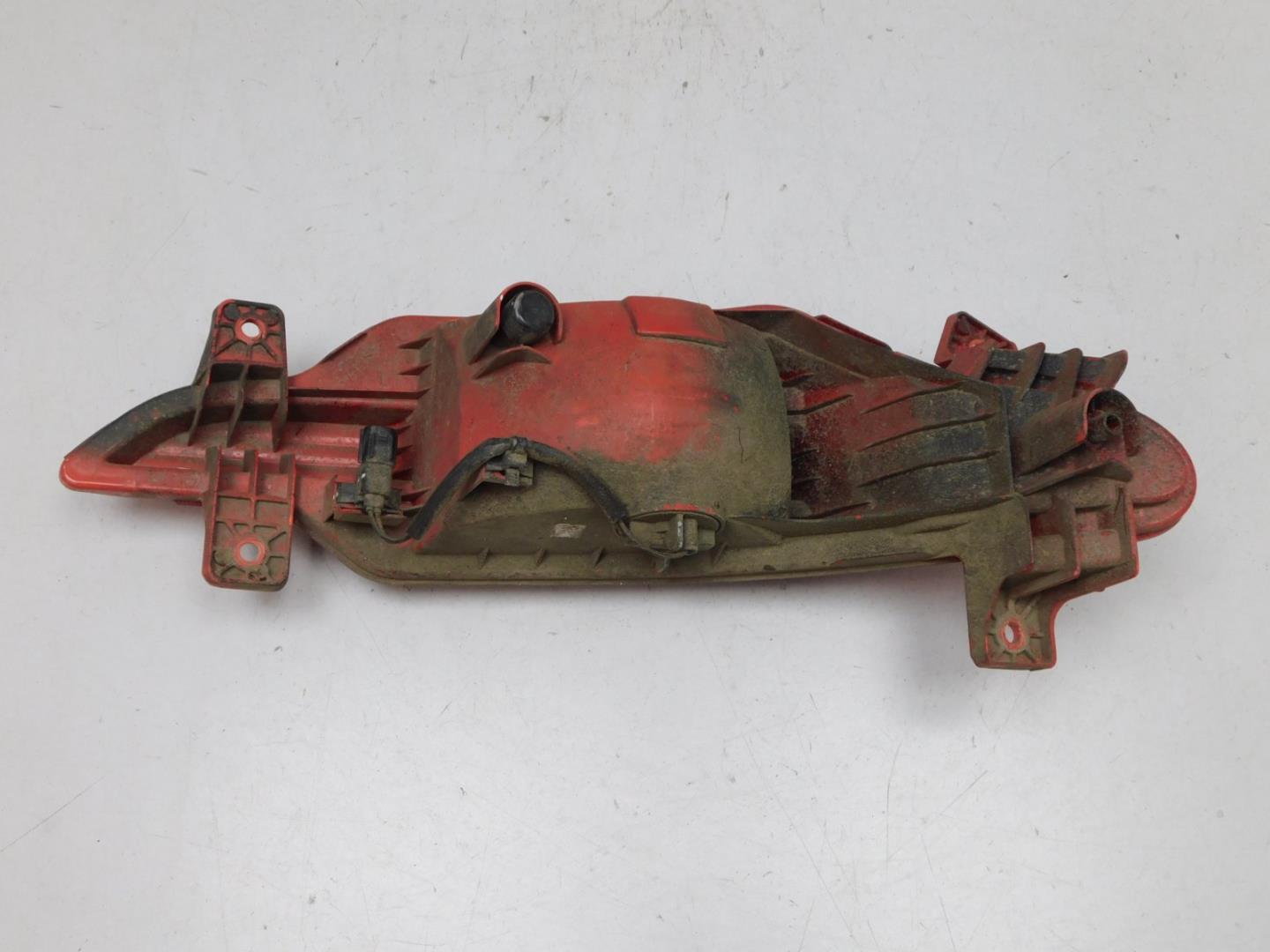 Фонарь задний в бампер левый