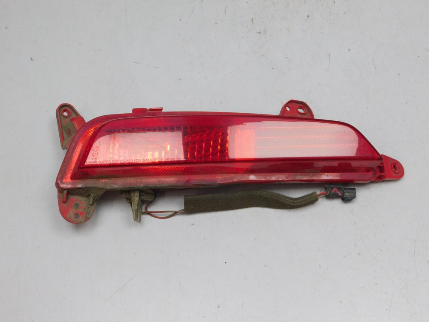 Фонарь задний в бампер левый