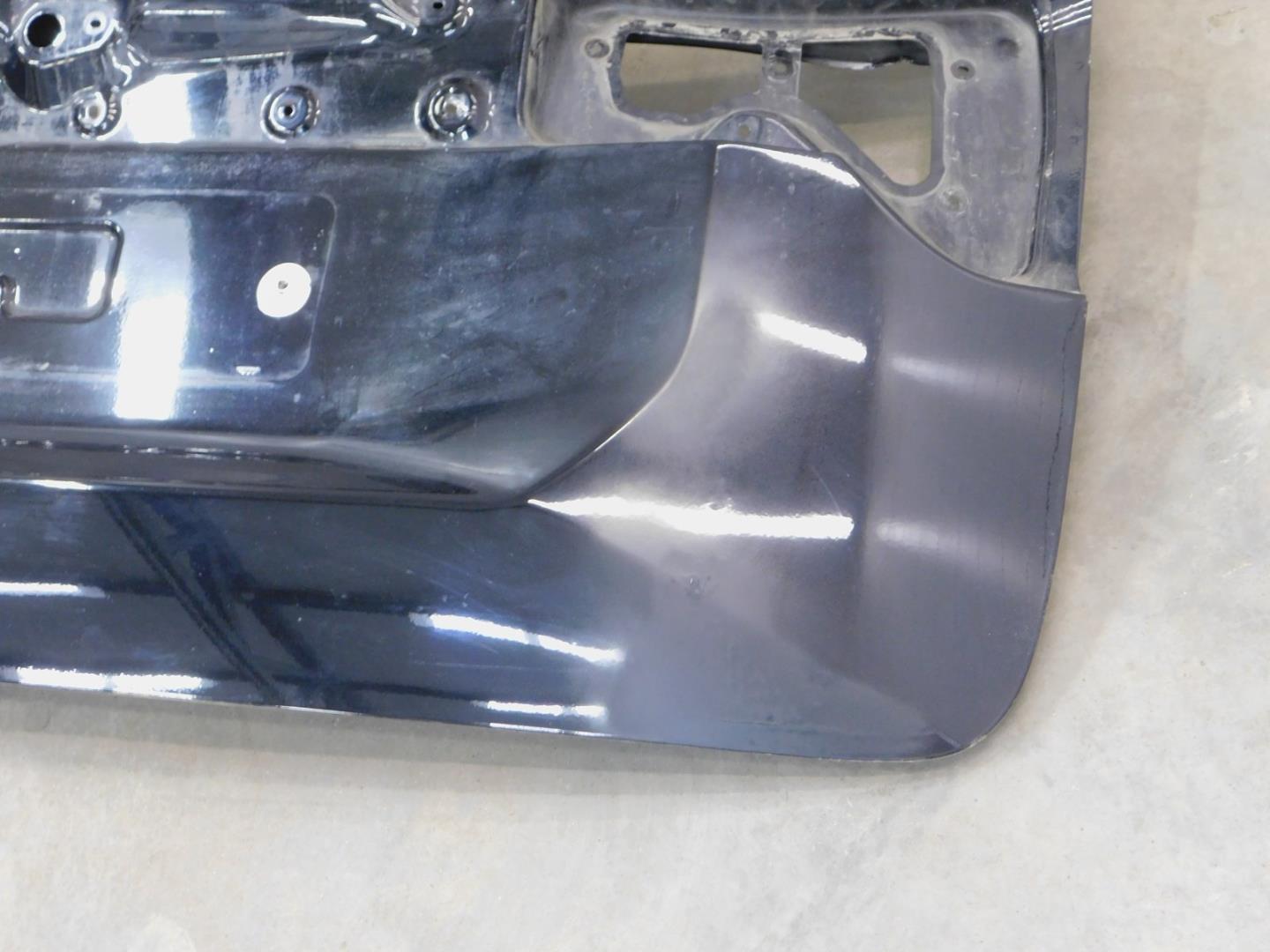 Дверь багажника