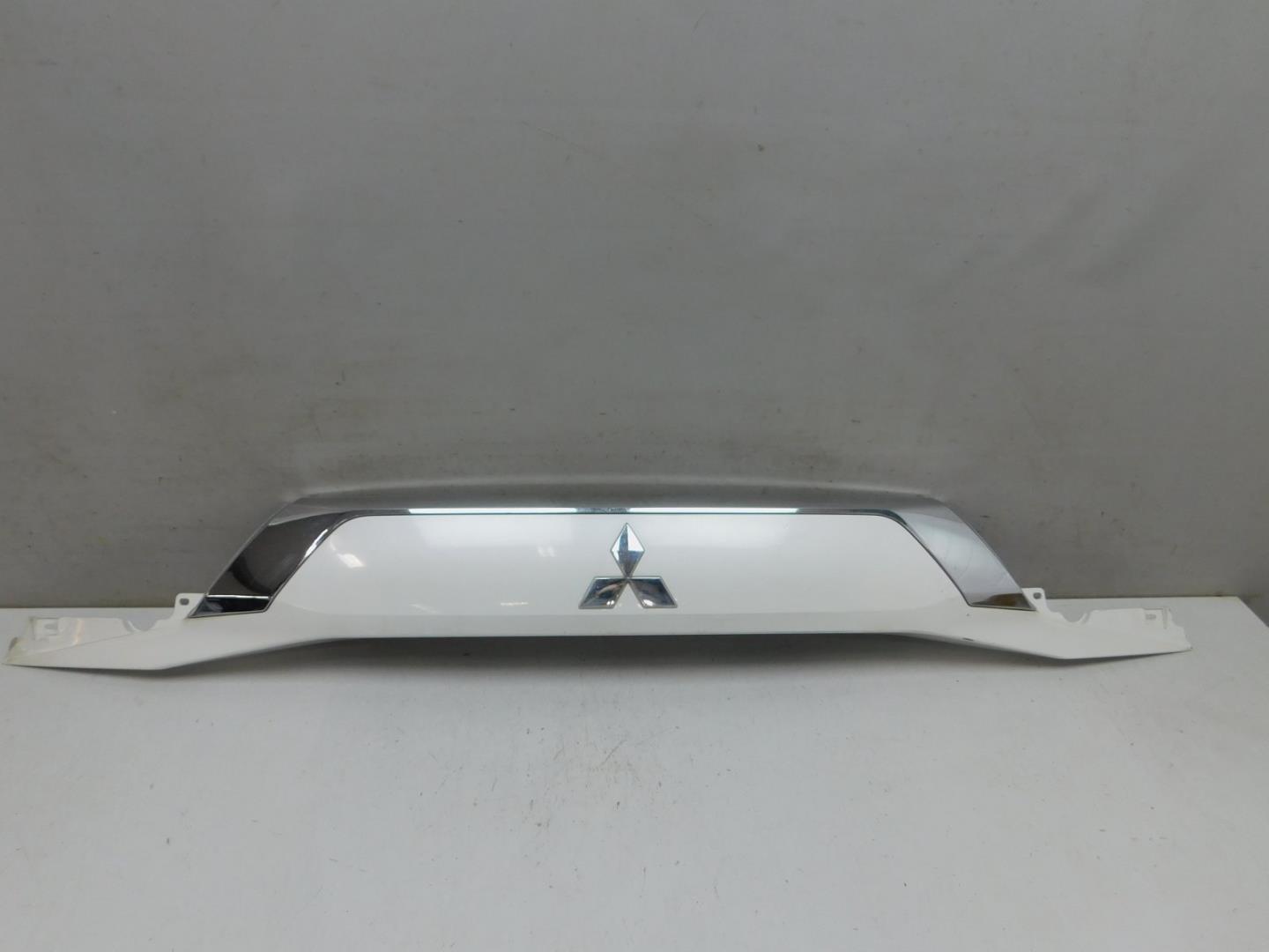 Накладка двери багажника