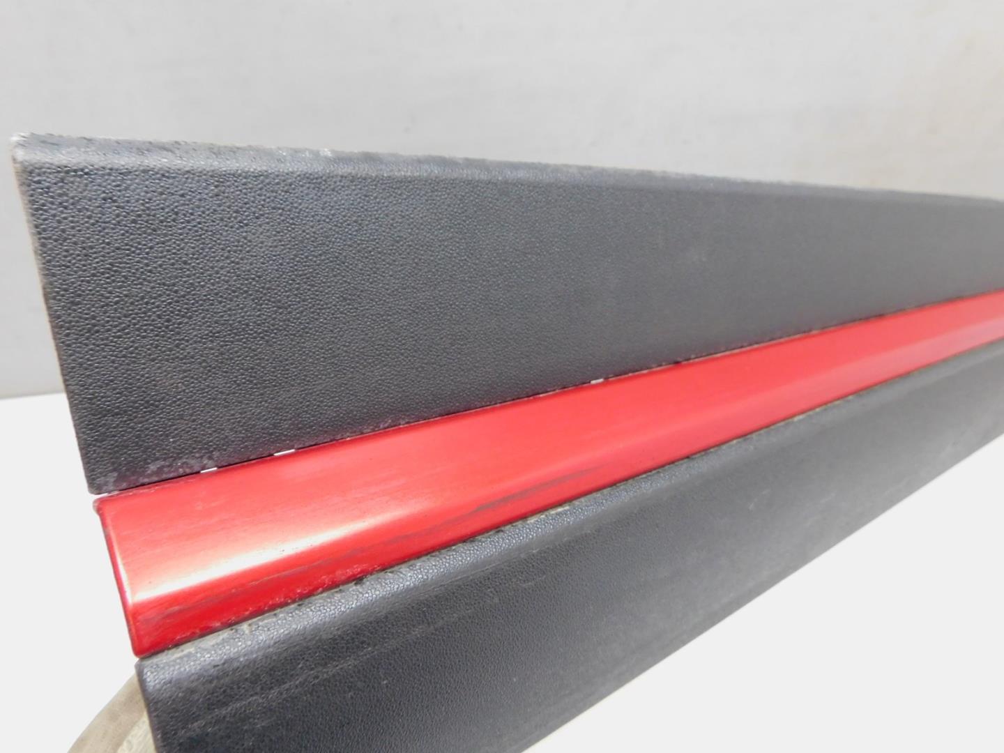 Накладка двери передней правой