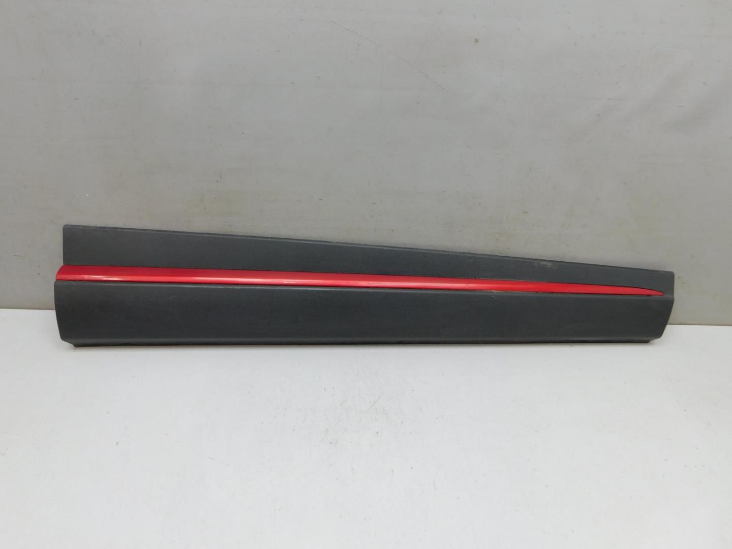 Накладка двери передней правой