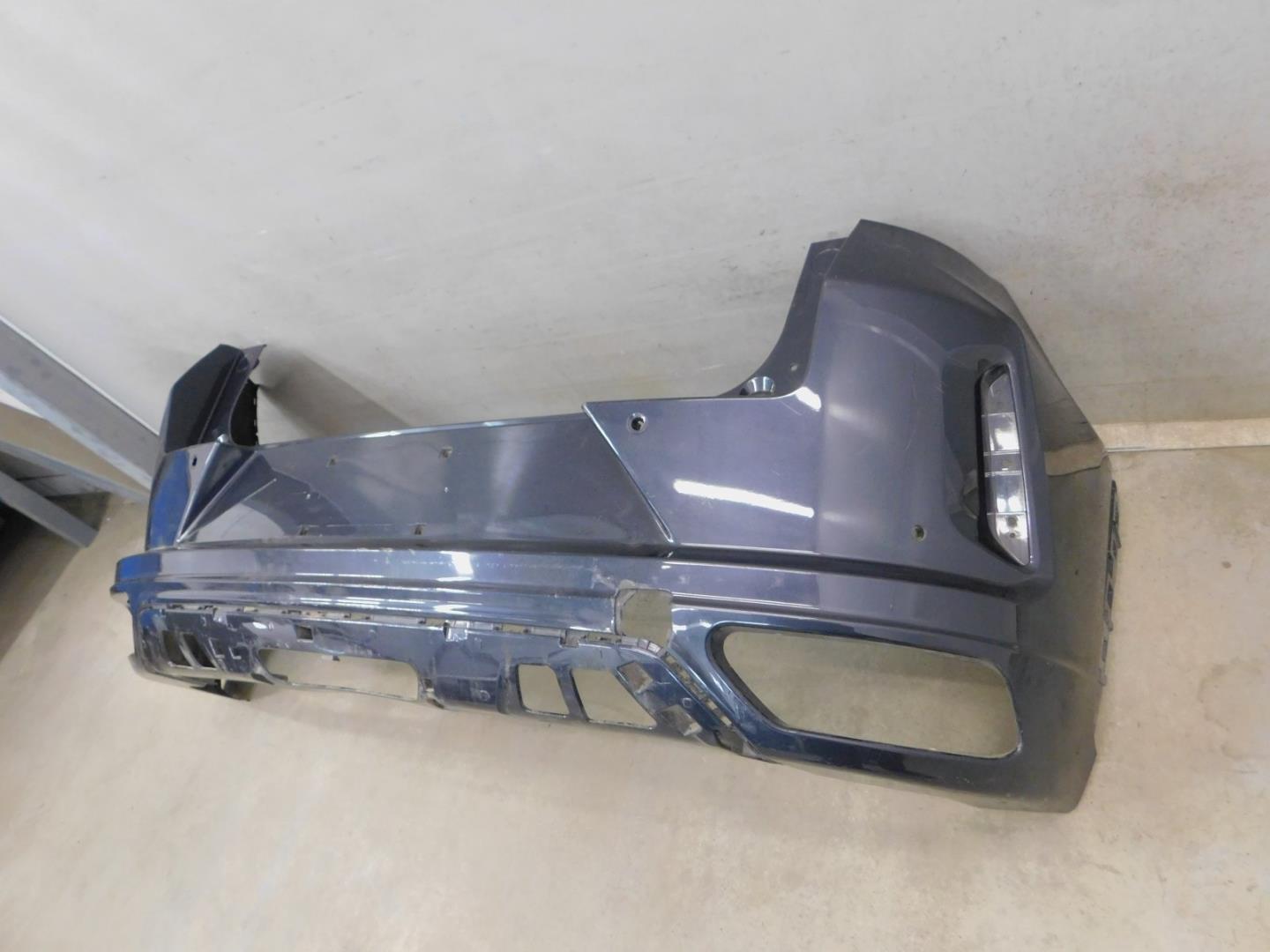 Бампер задний