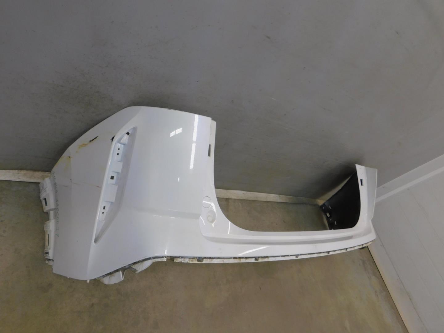 Бампер задний