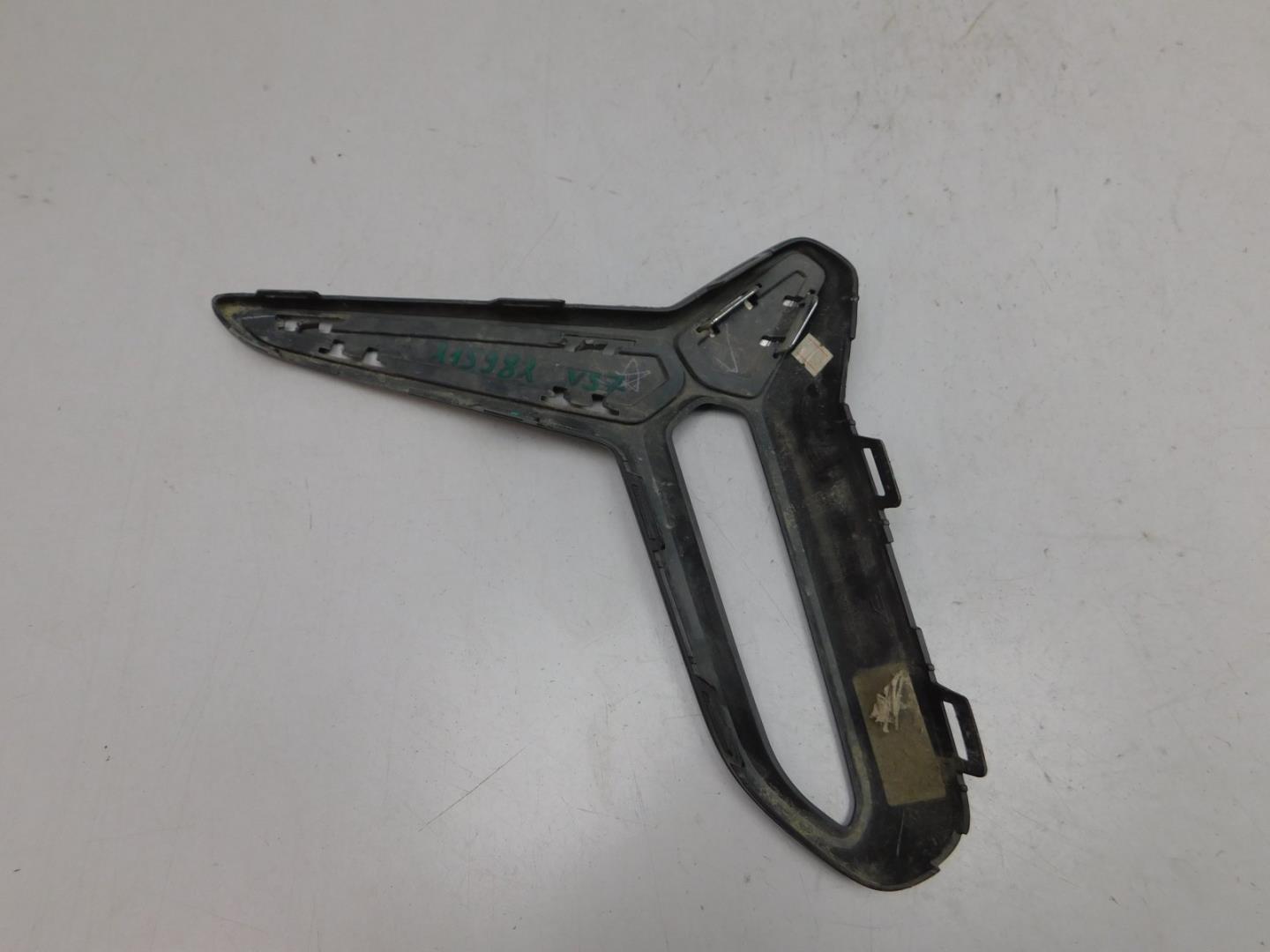 Накладка переднего бампера