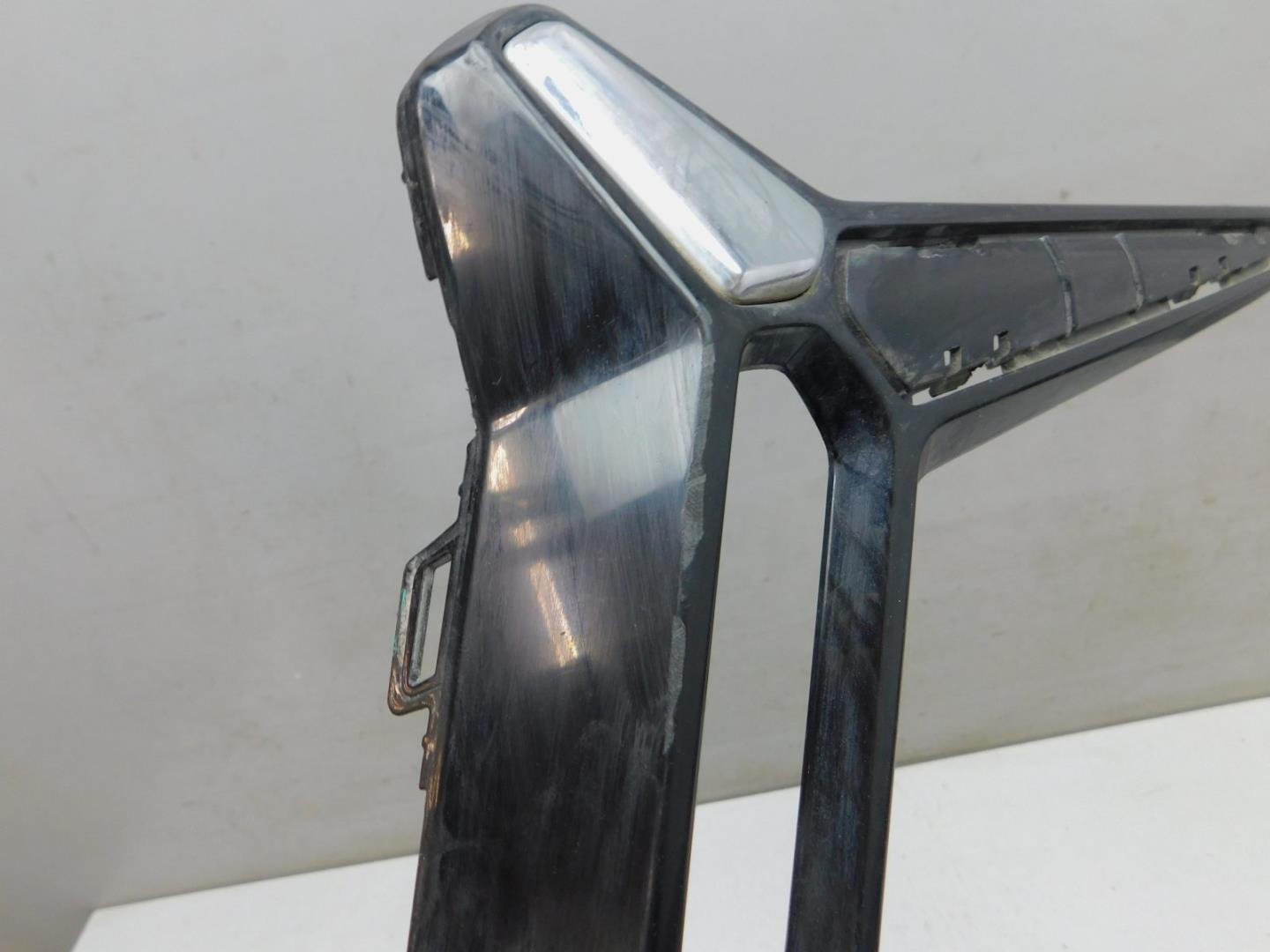 Накладка переднего бампера