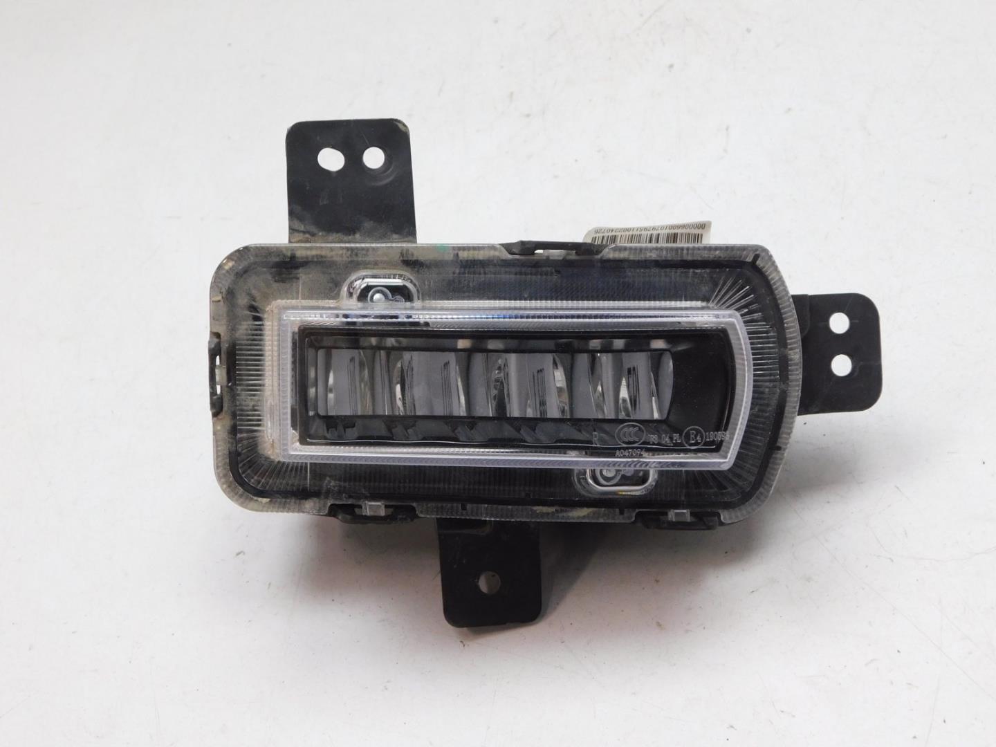 Фара противотуманная правая