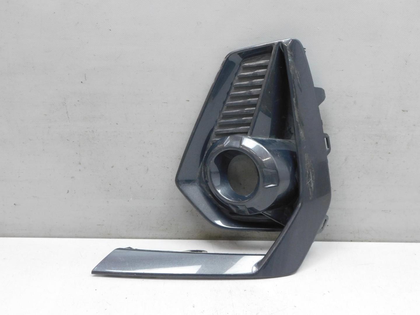 Решетка в бампер левая