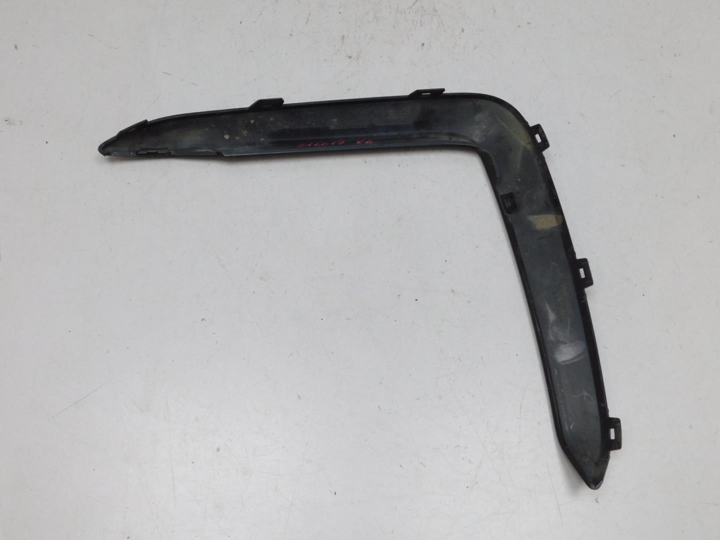 Накладка переднего бампера