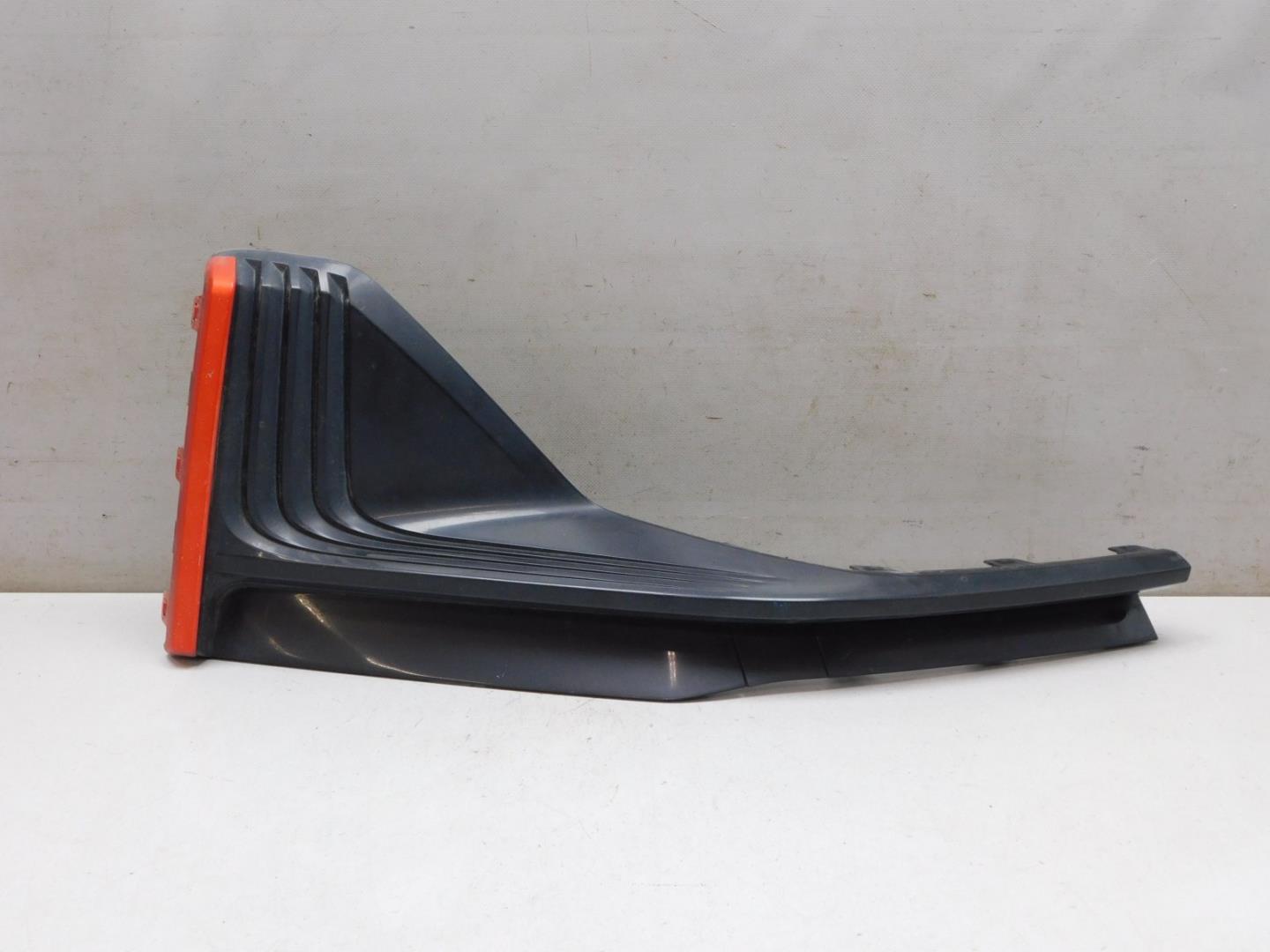 Накладка переднего бампера