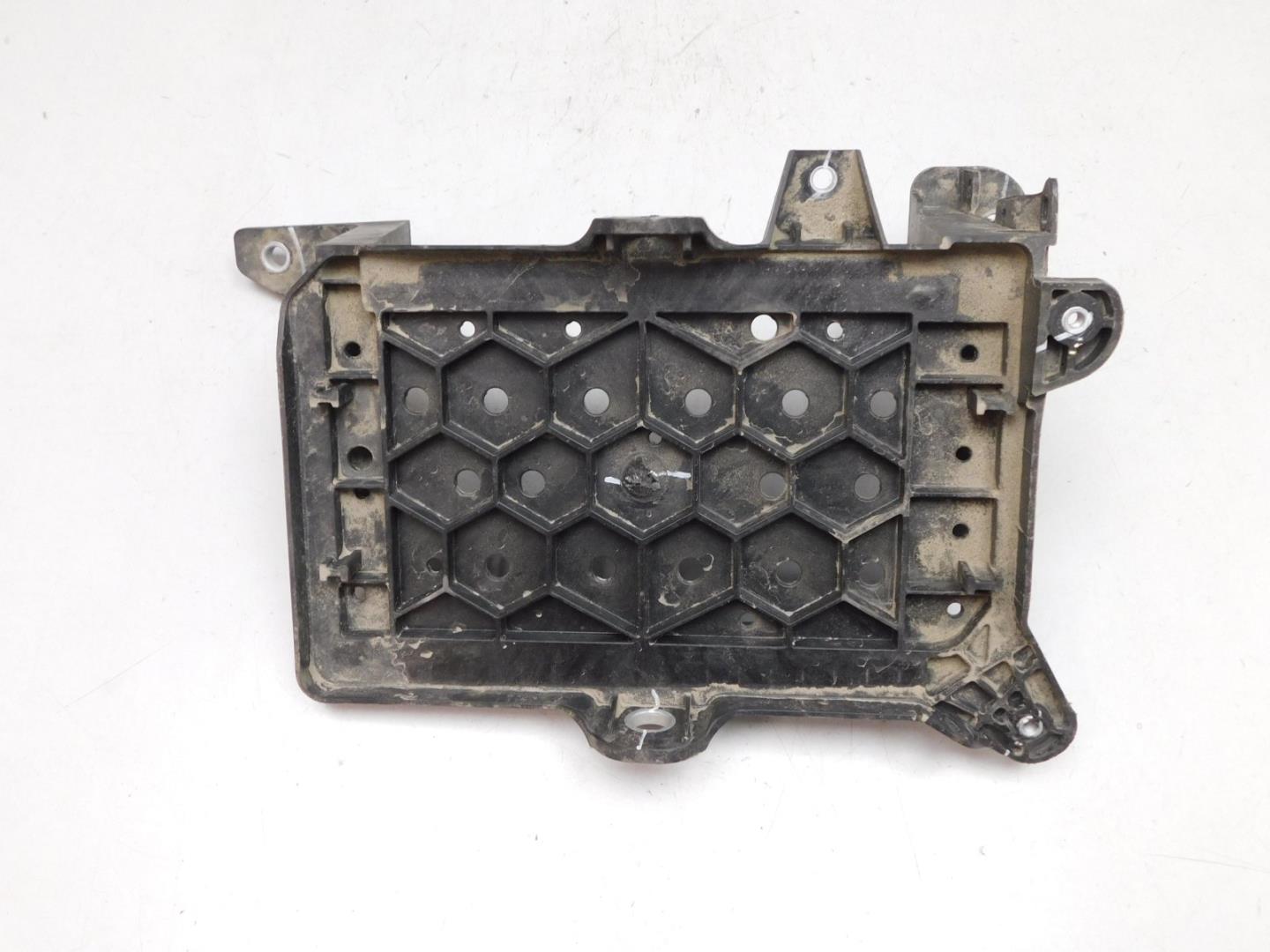 Крепление АКБ (корпус/подставка)