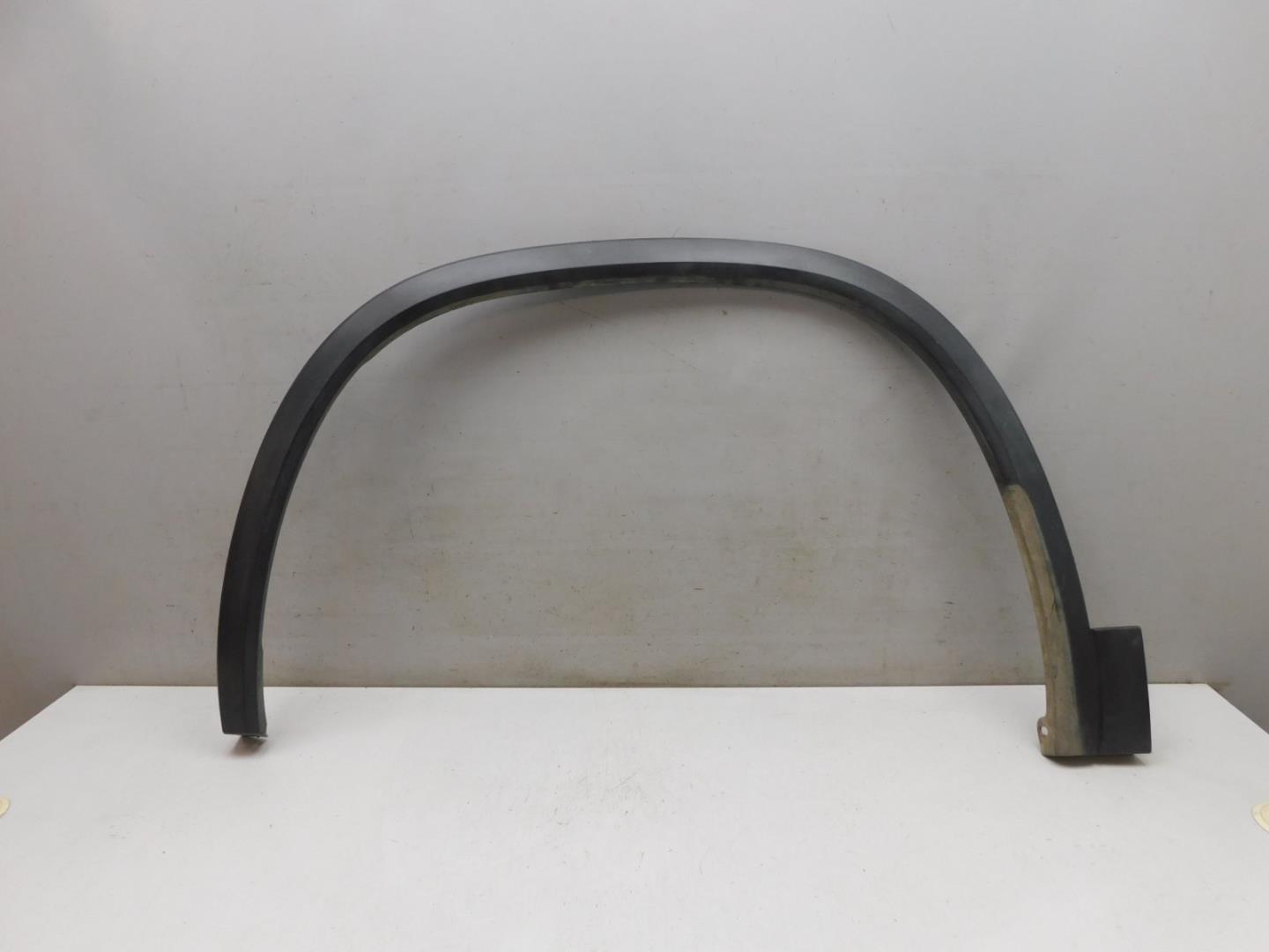 Накладка переднего крыла левого