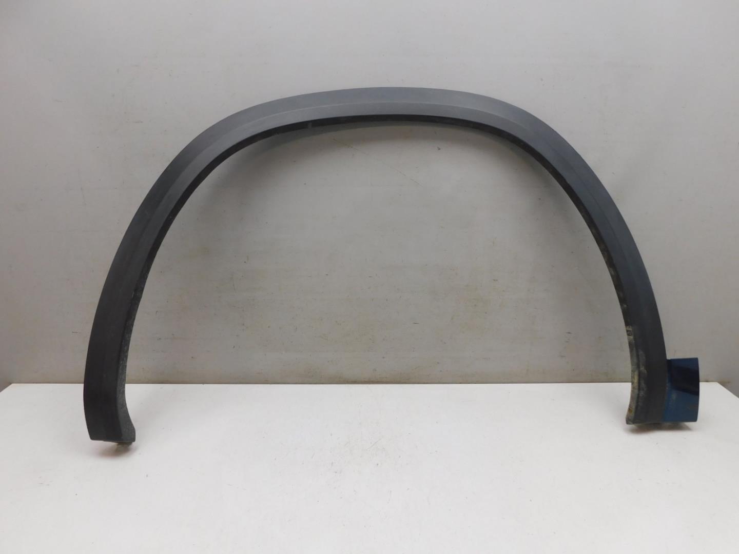 Накладка переднего крыла левого