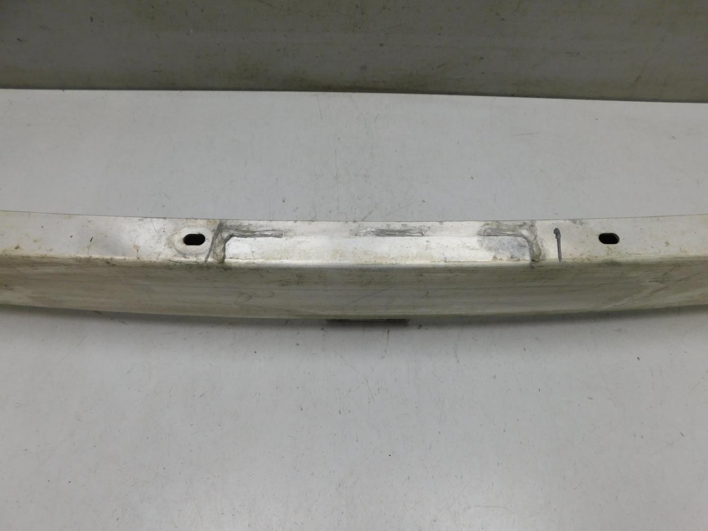 Усилитель переднего бампера