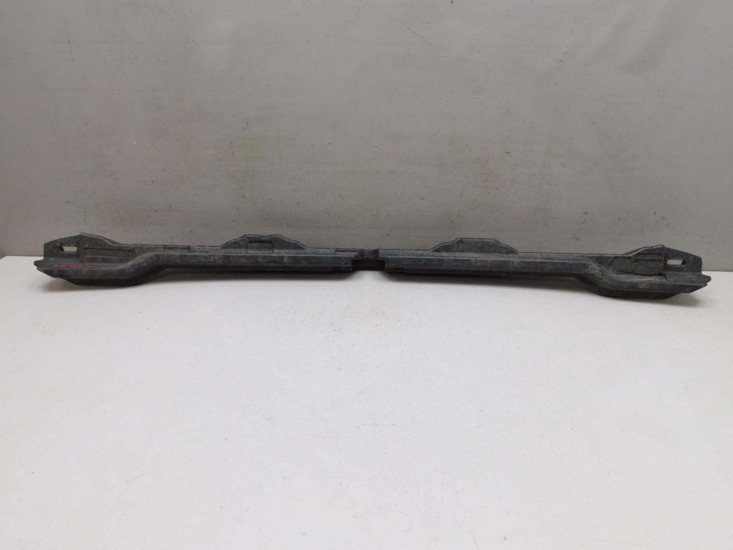 Усилитель переднего бампера