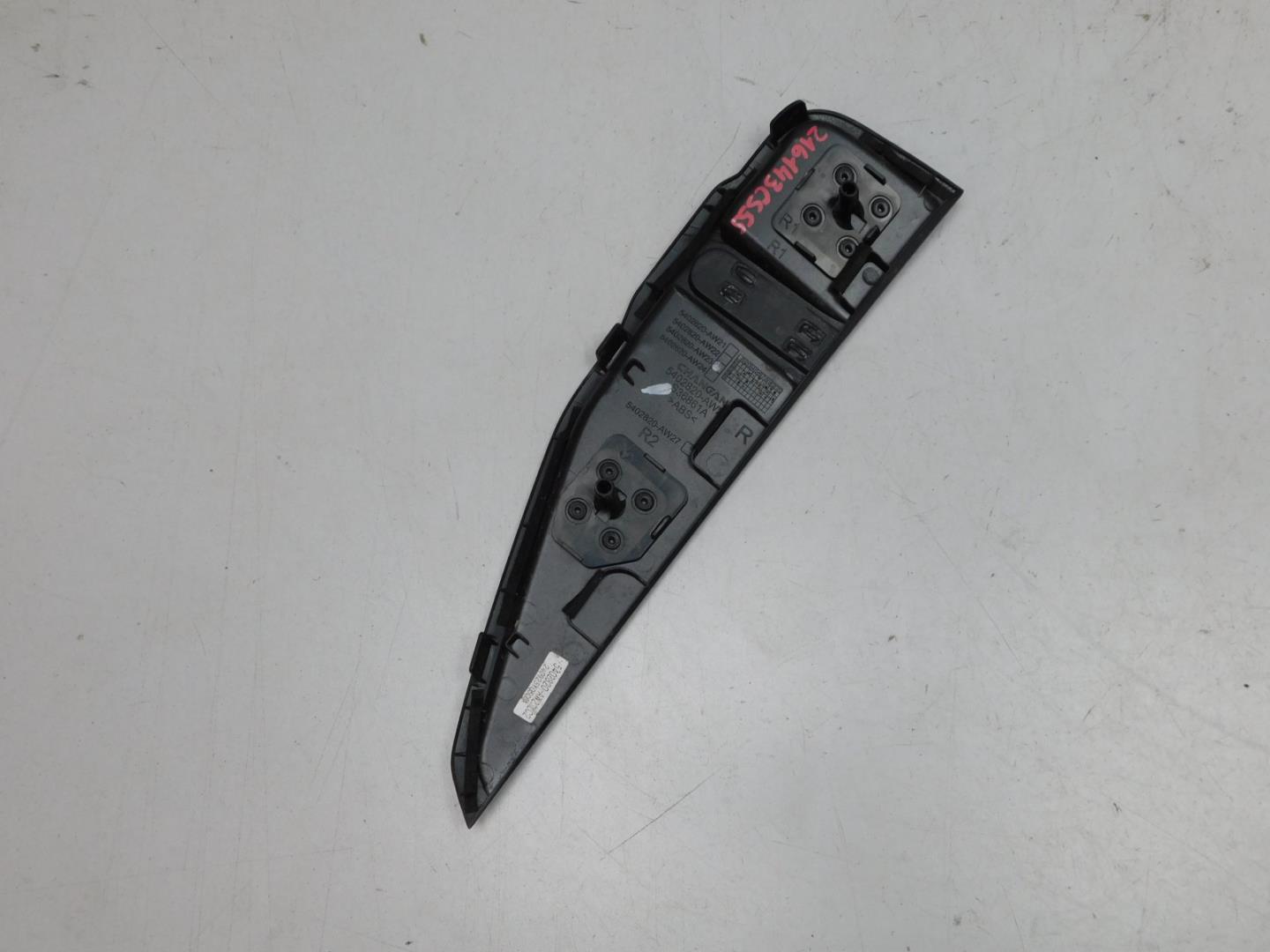 Накладка переднего крыла правого