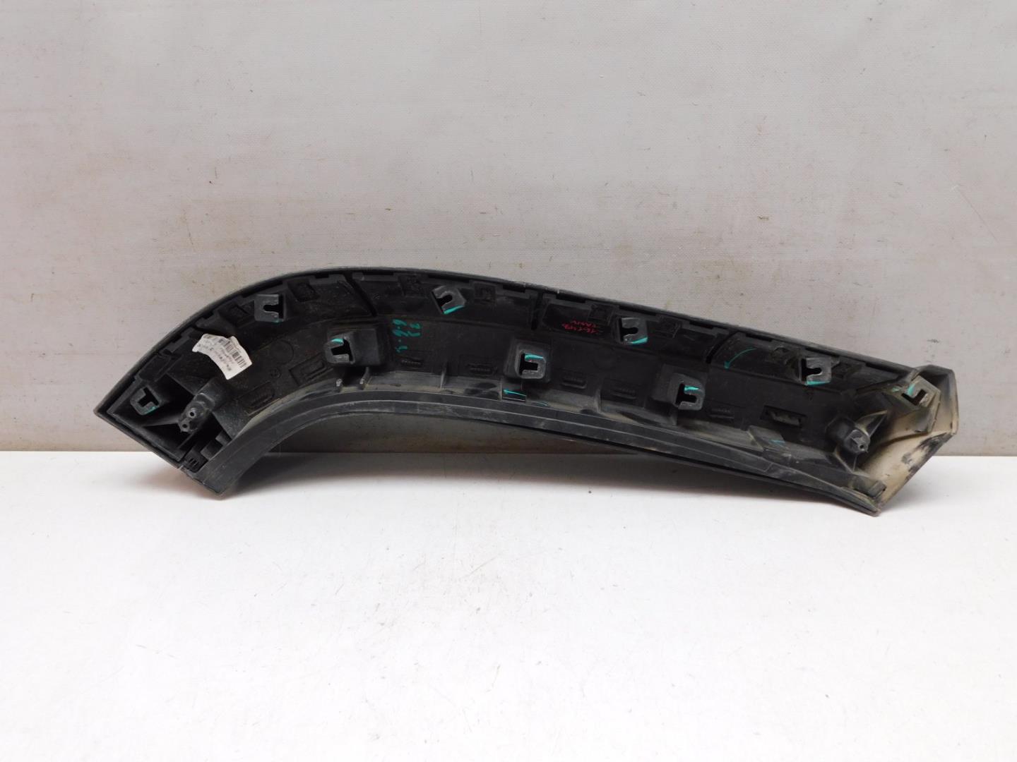 Накладка двери задней левой