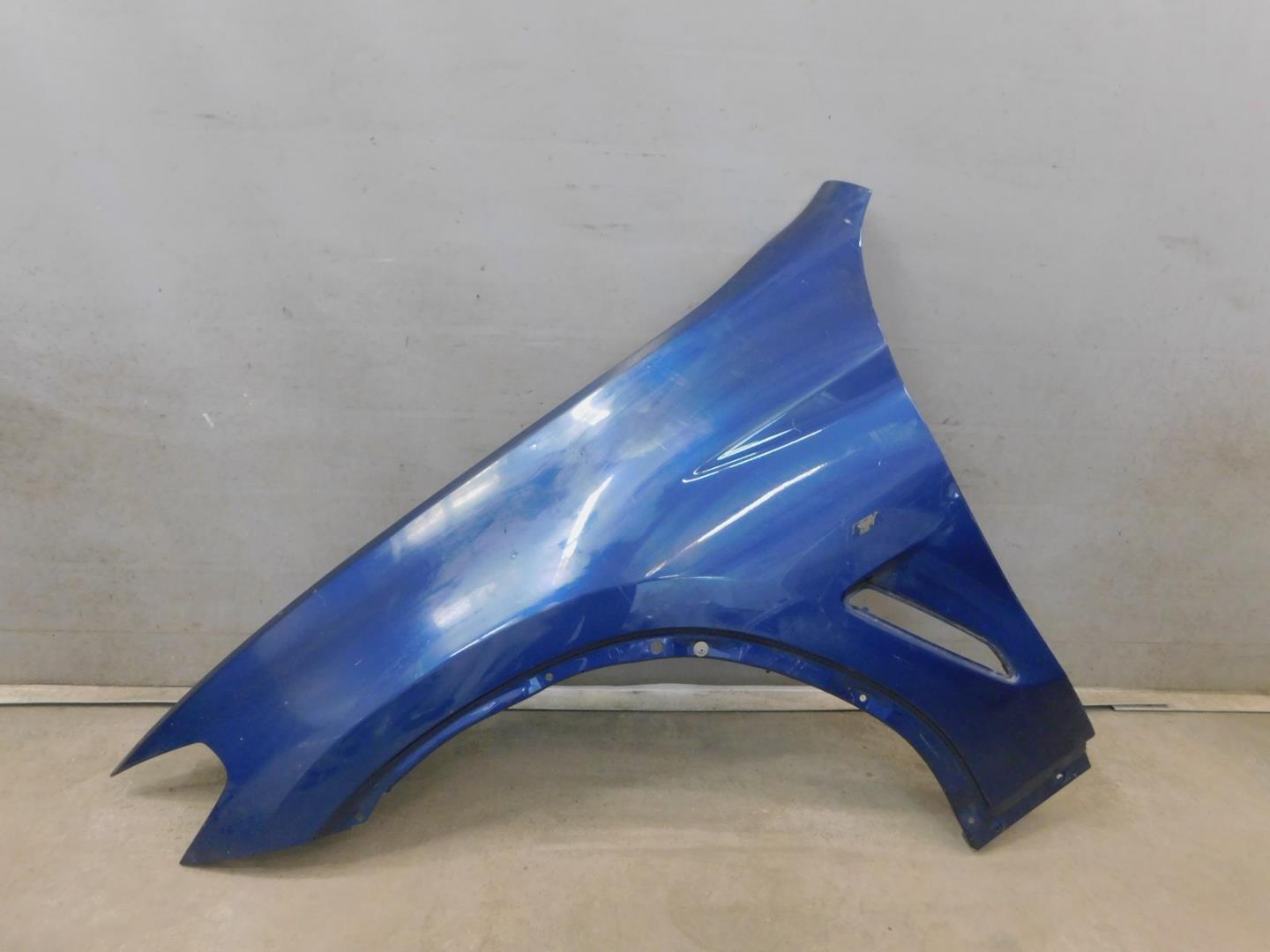 Крыло переднее левое