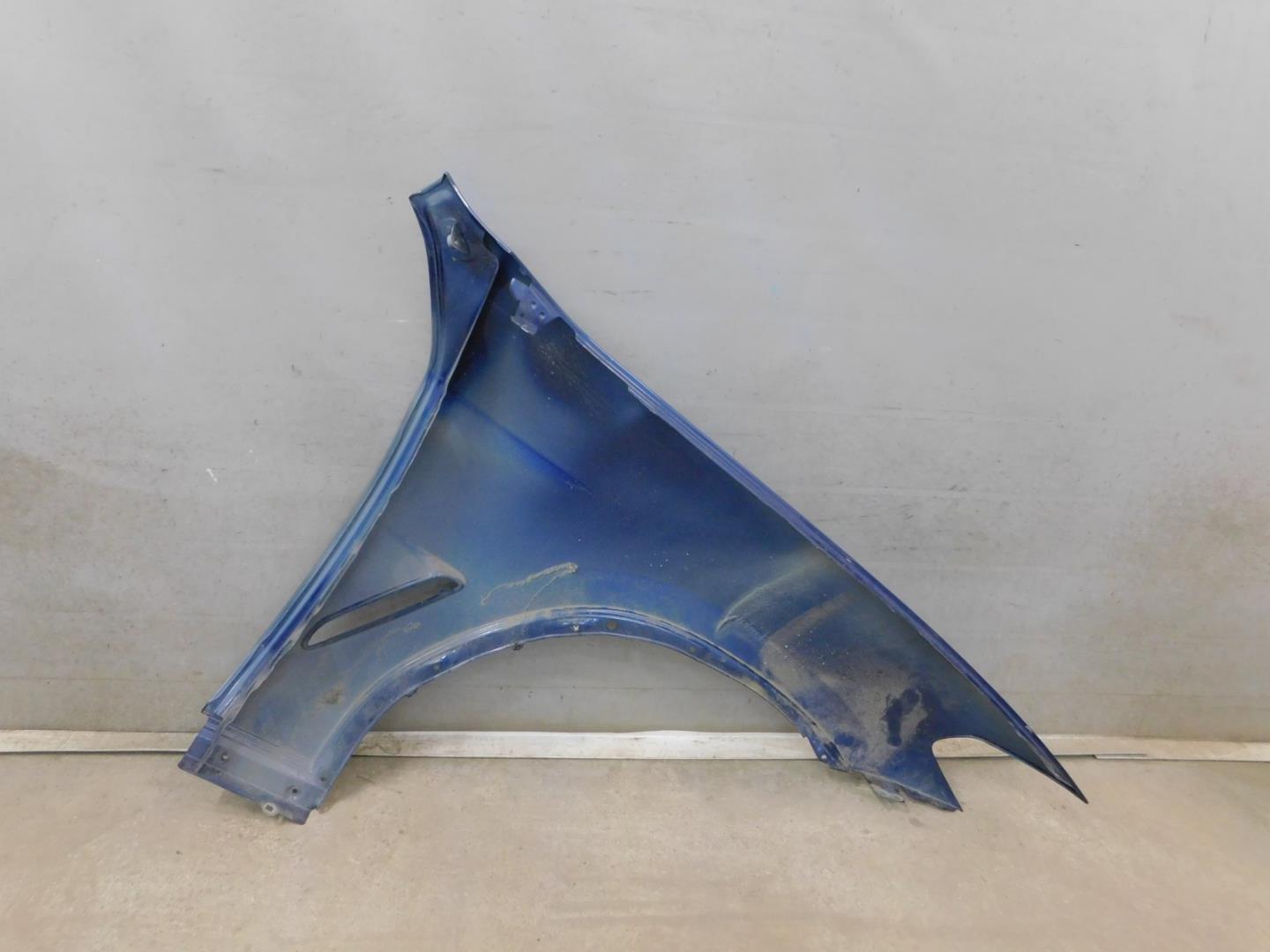 Крыло переднее левое