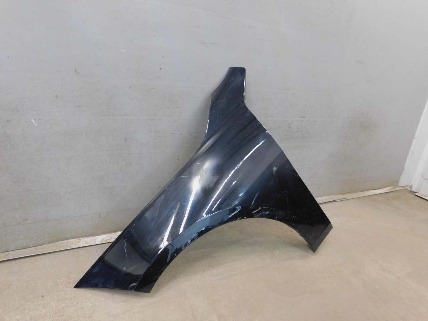 Крыло переднее левое