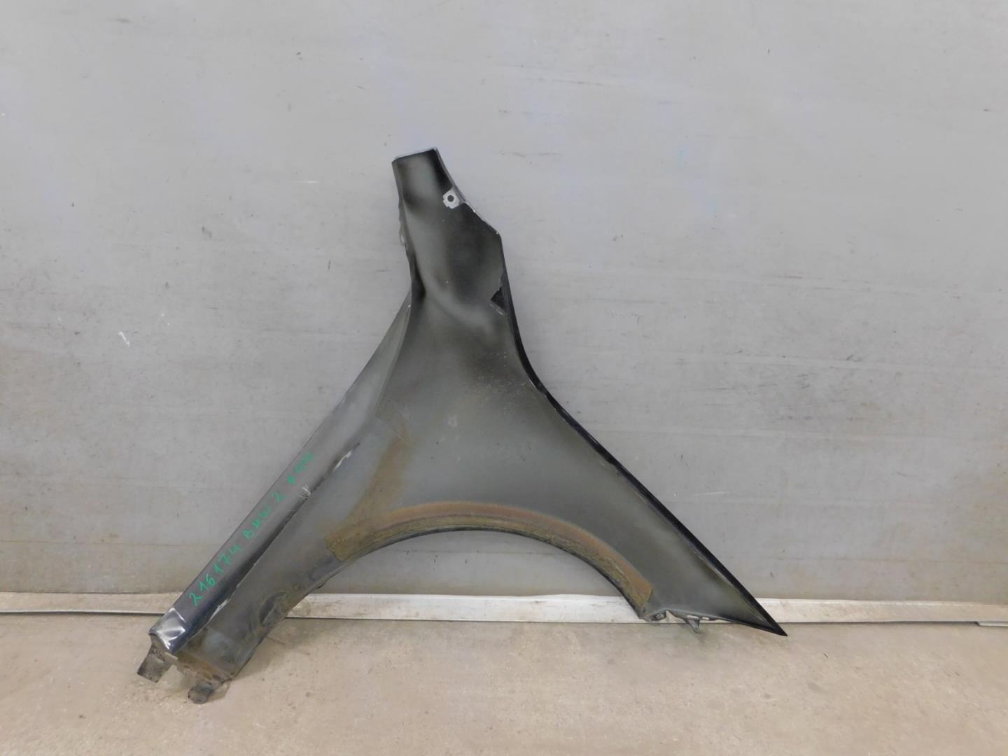 Крыло переднее левое