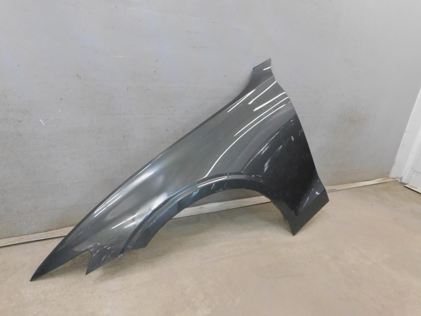 Крыло переднее левое