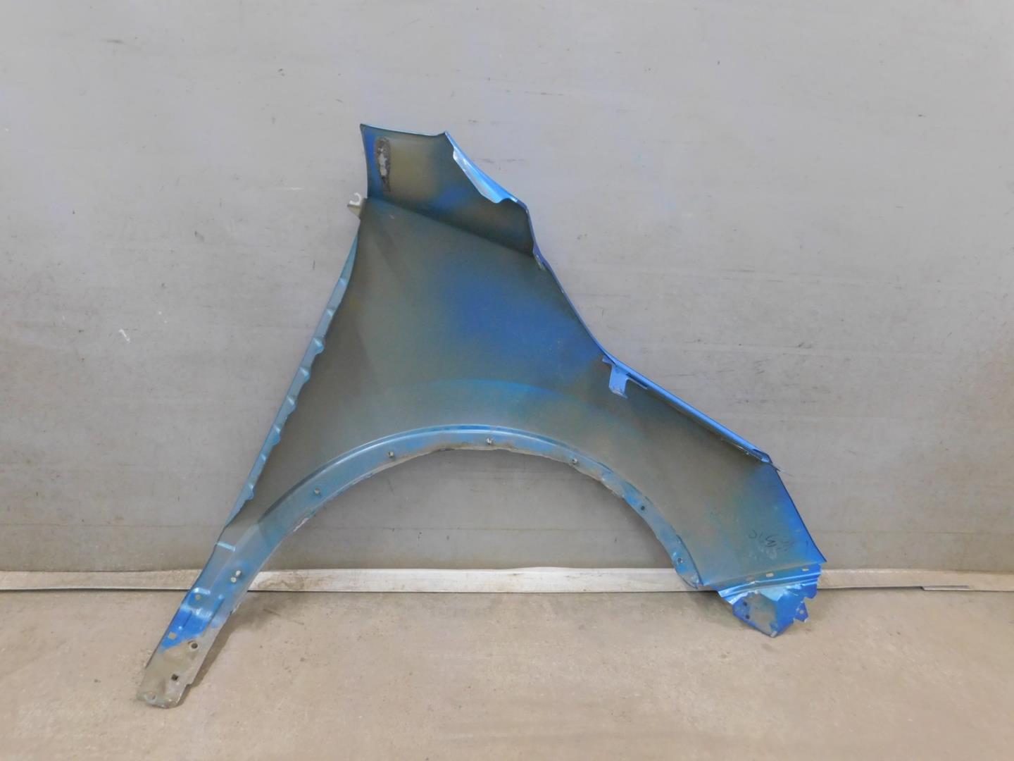 Крыло переднее левое