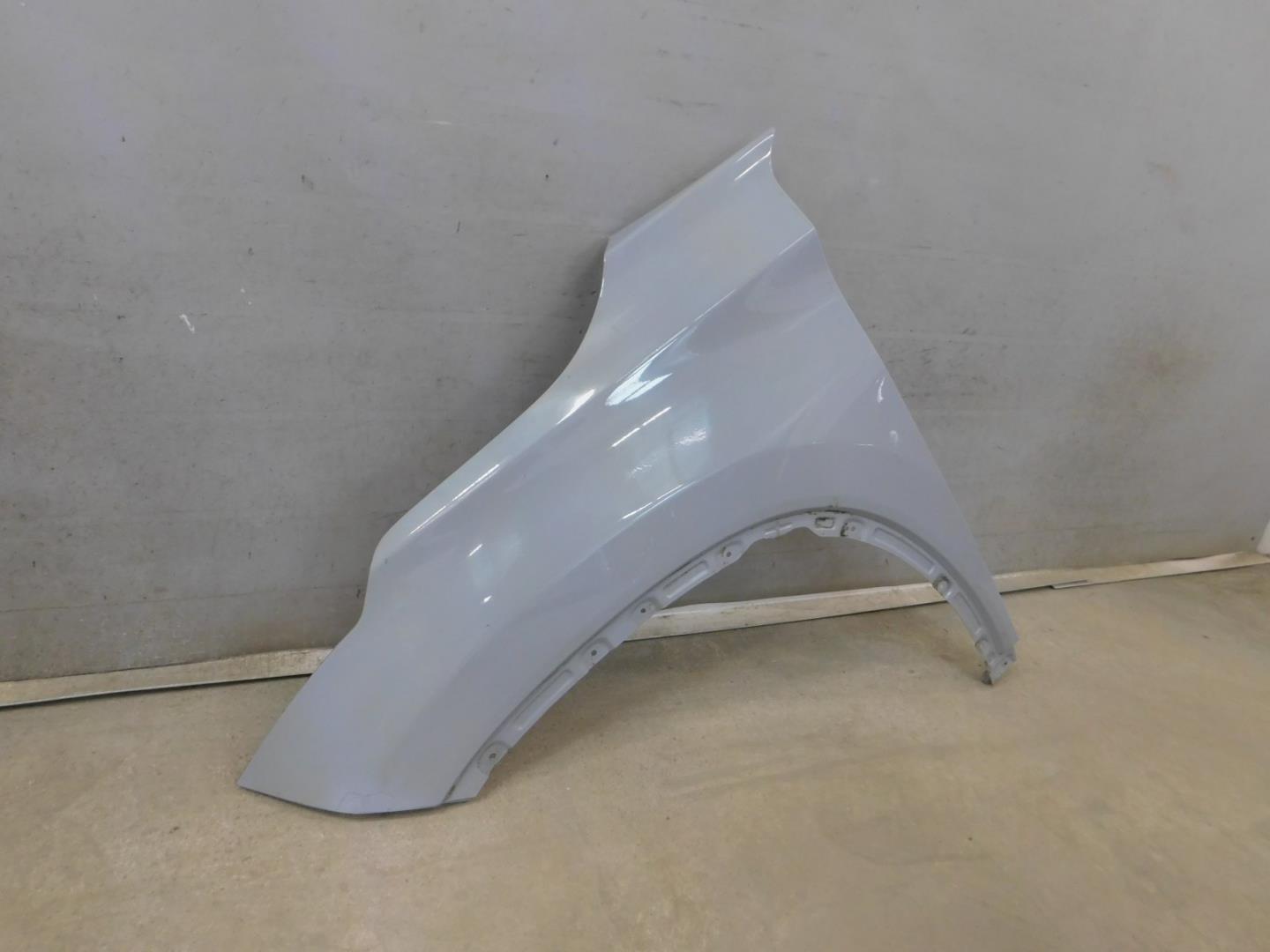 Крыло переднее левое