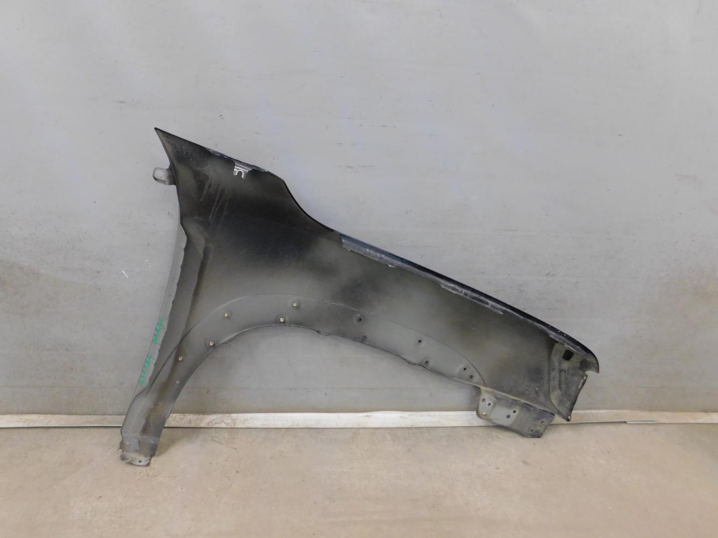 Крыло переднее левое