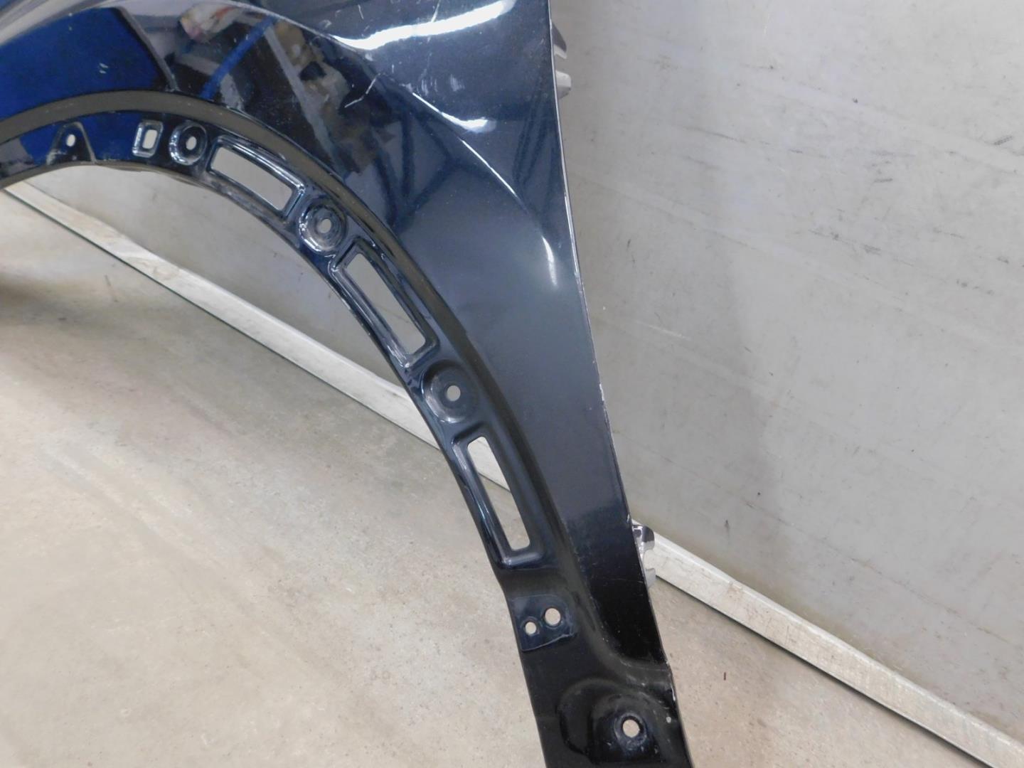 Крыло переднее левое