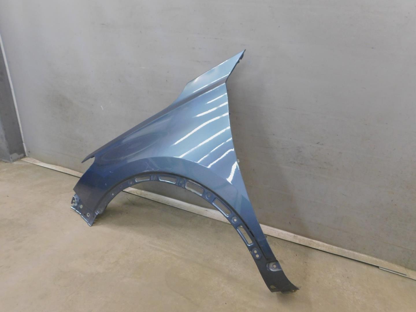 Крыло переднее левое