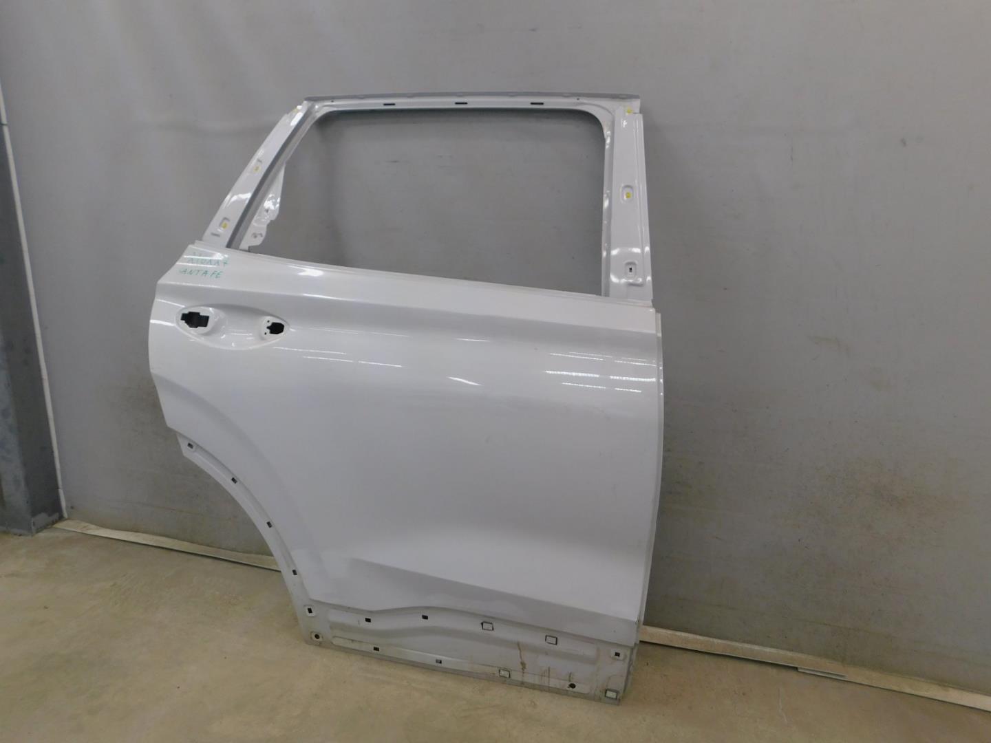 Дверь задняя правая