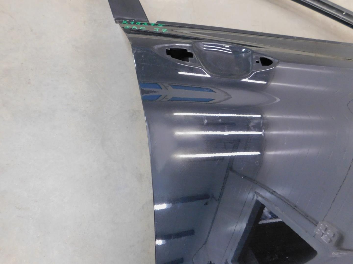 Дверь передняя правая