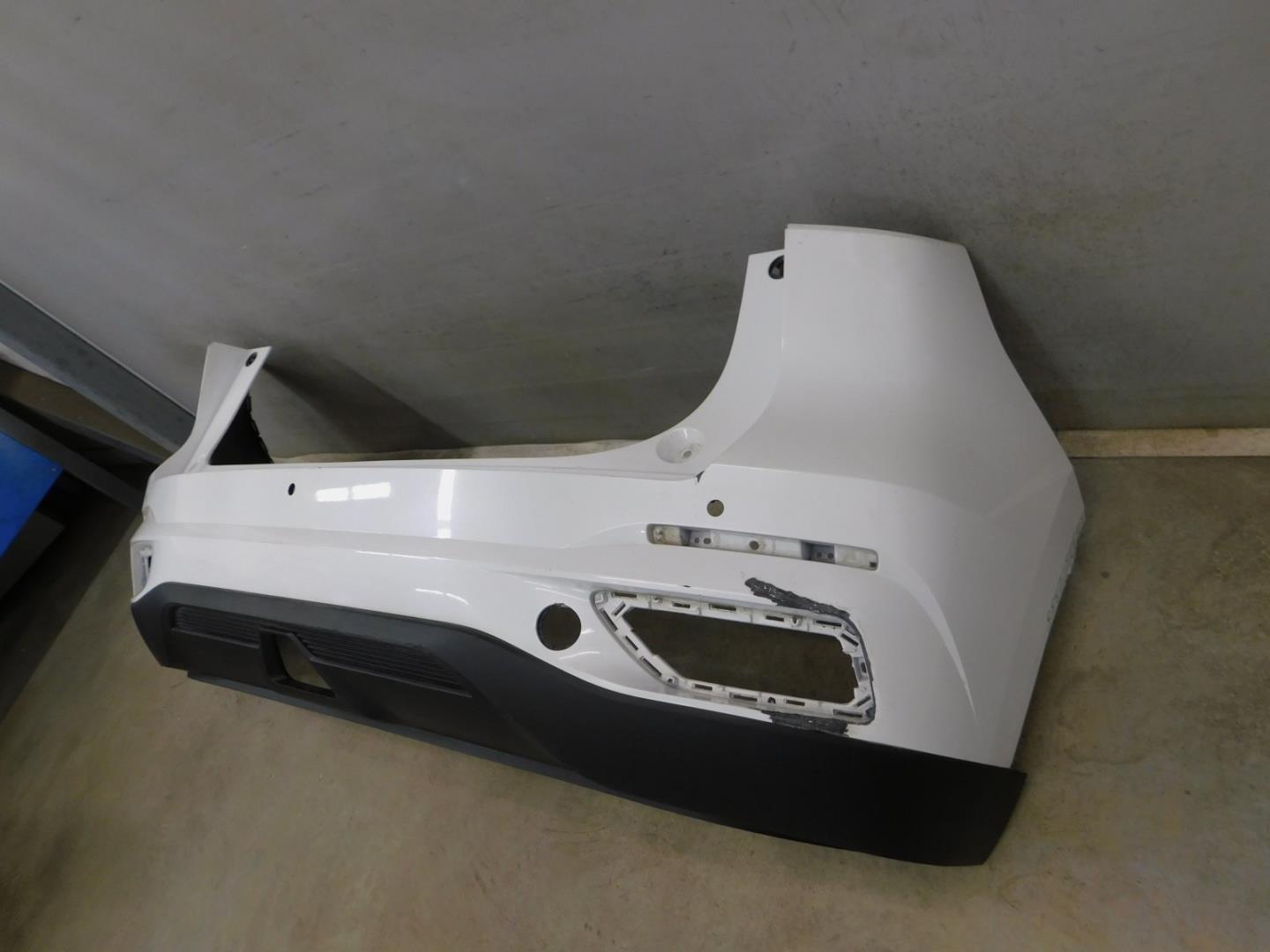 Бампер задний