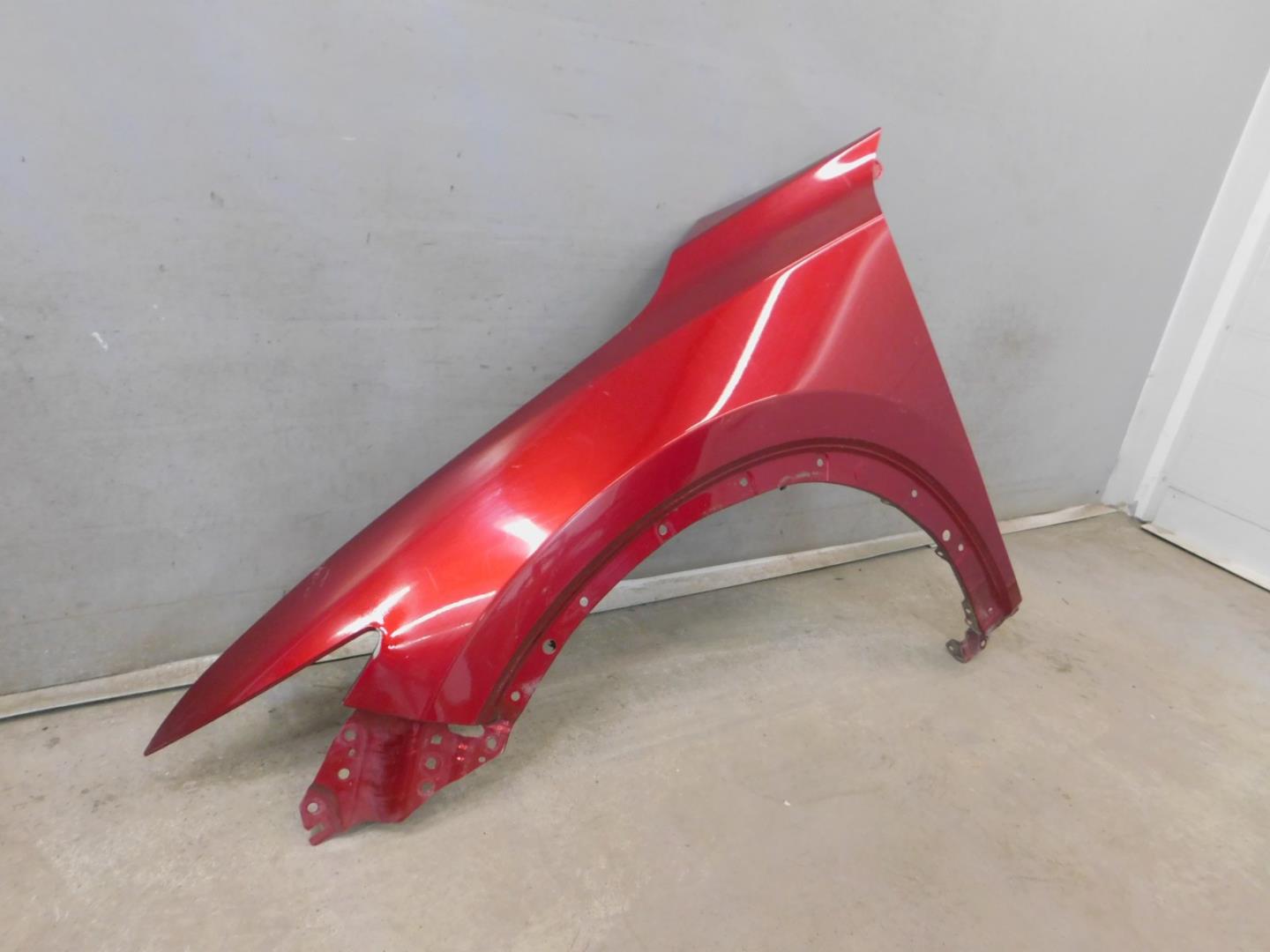 Крыло переднее левое